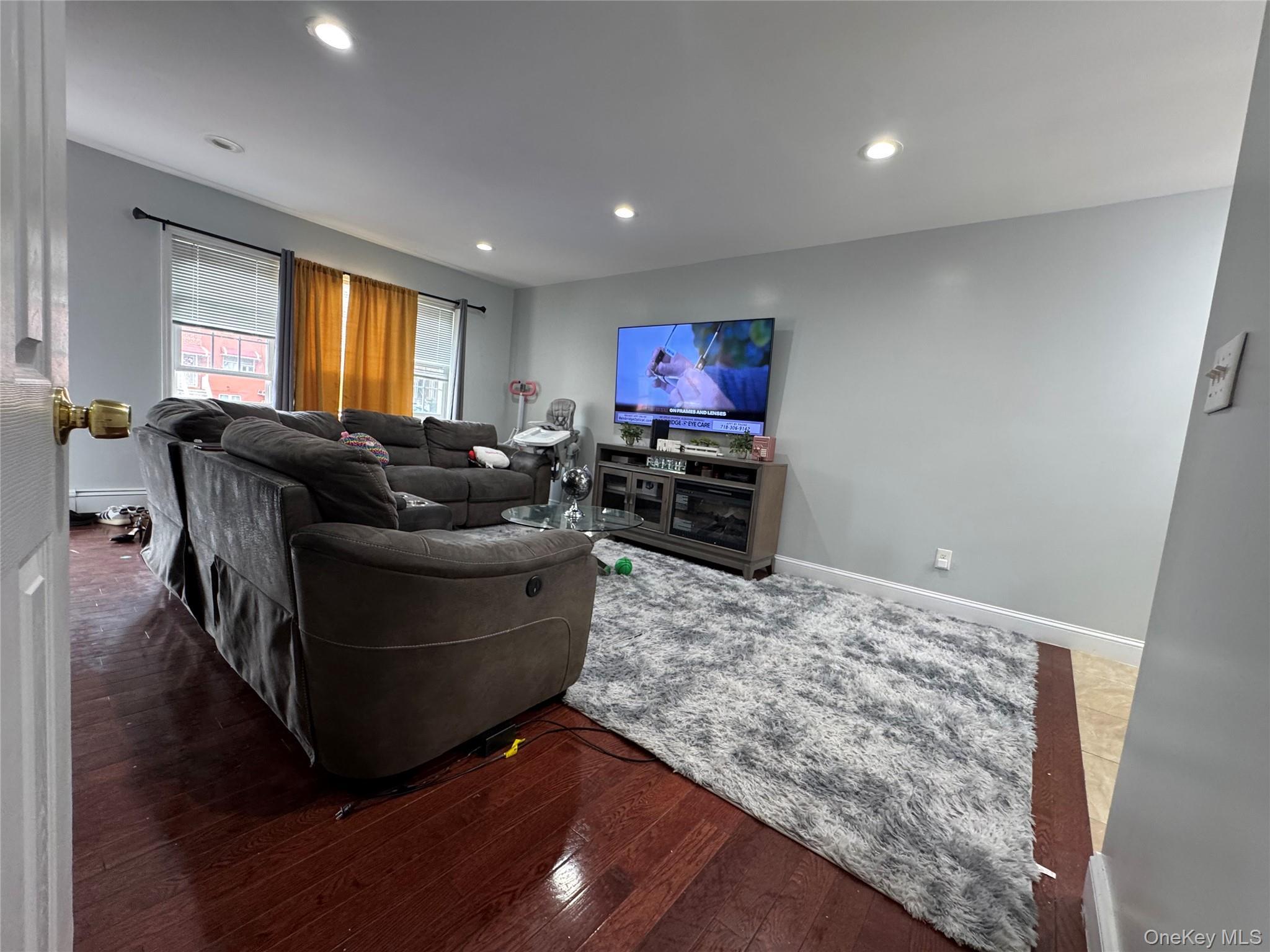 Single Family E 230th Street  Bronx, NY 10466, MLS-915871-7