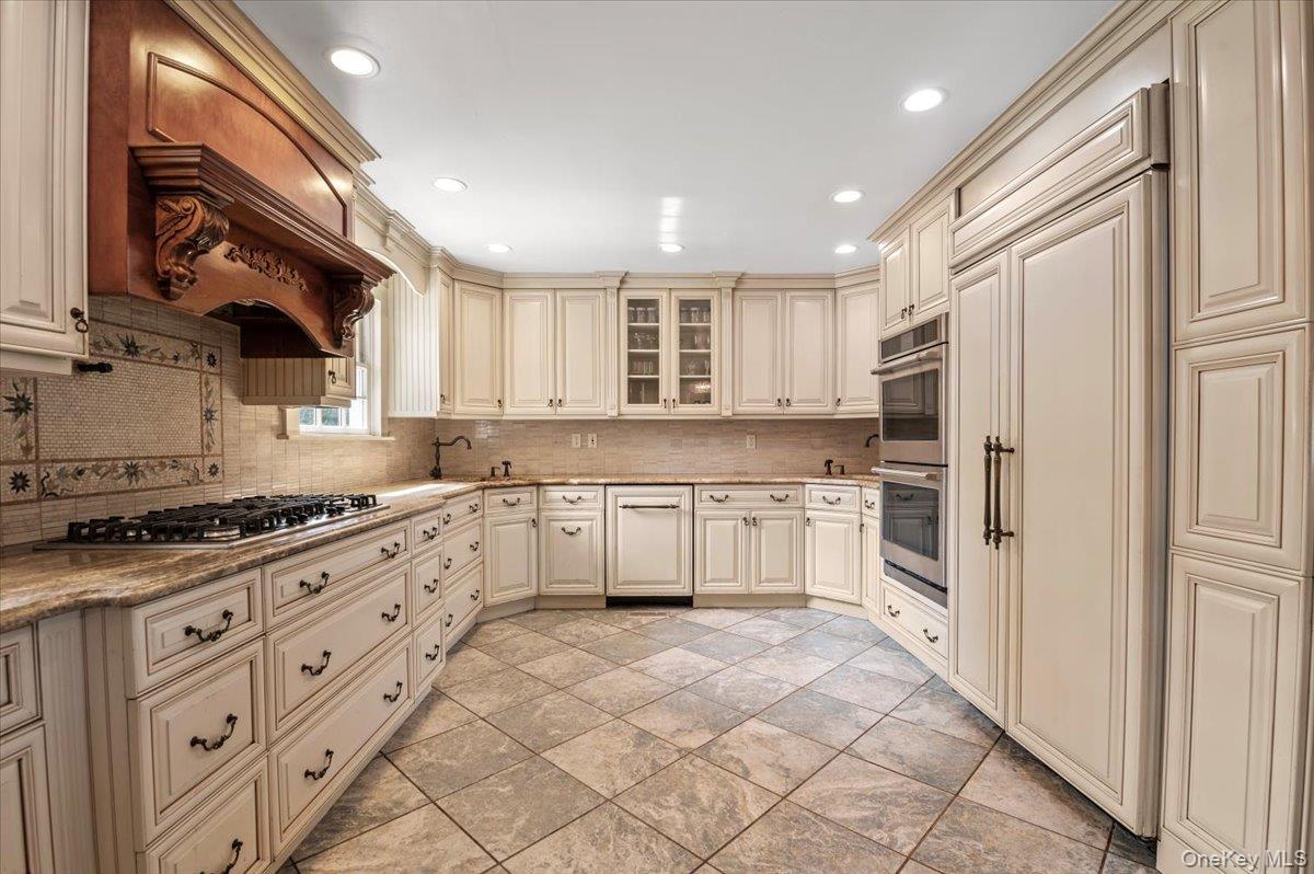 Single Family Broadway Nassau County, NY 11559, MLS-915936-10