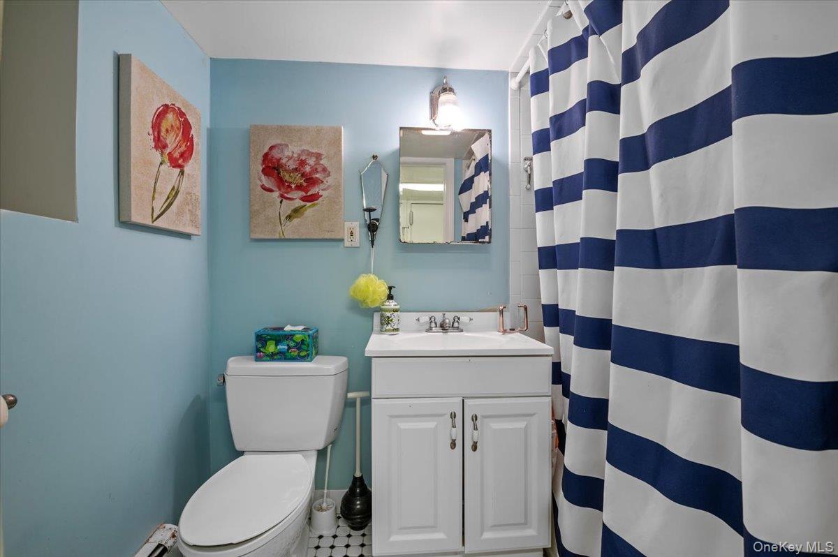 Single Family Broadway Nassau County, NY 11559, MLS-915936-23