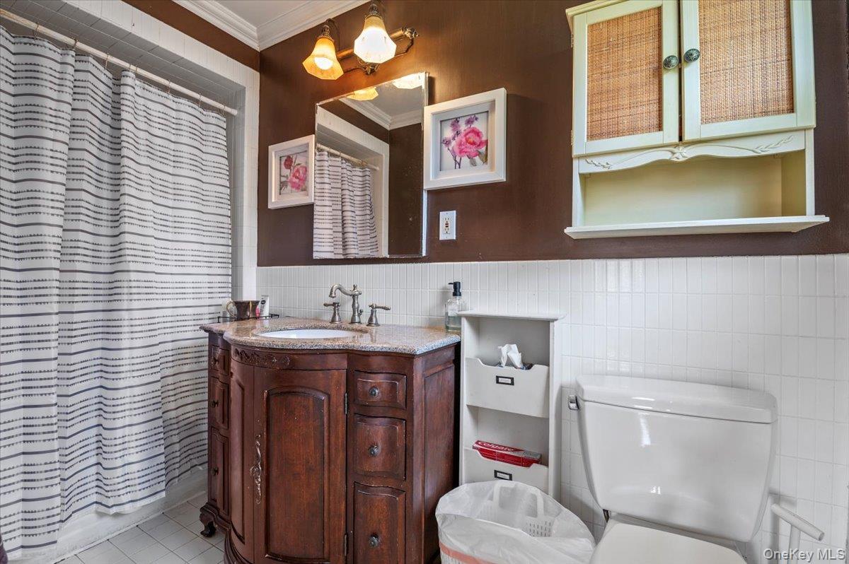 Single Family Broadway Nassau County, NY 11559, MLS-915936-27