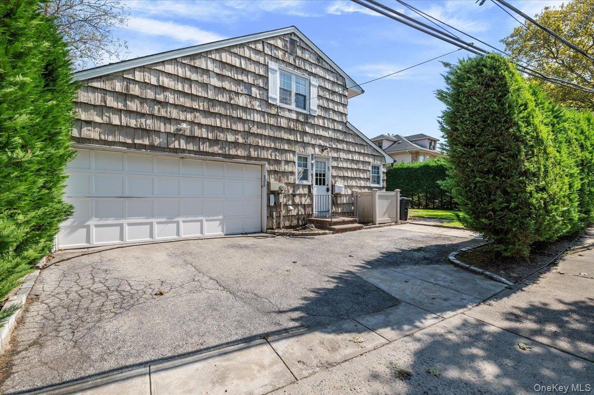 Single Family Broadway Nassau County, NY 11559, MLS-915936-31
