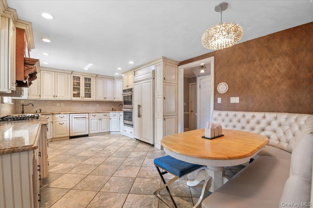 Single Family Broadway Nassau County, NY 11559, MLS-915936-9