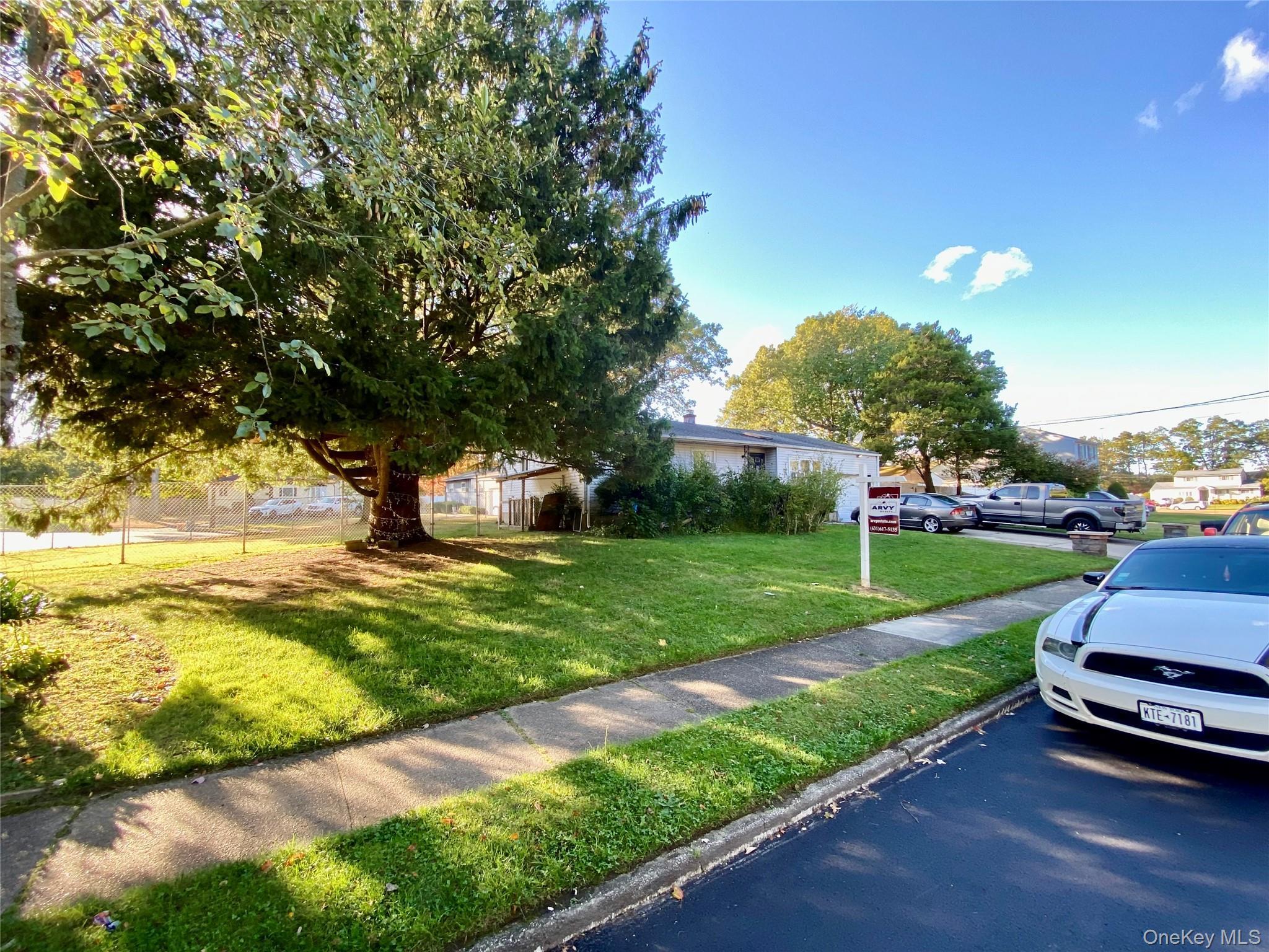 Single Family Montauk  Suffolk County, NY 11717, MLS-915944-22