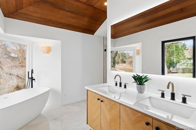 Single Family Lenape Suffolk County, NY 11968, MLS-915950-8