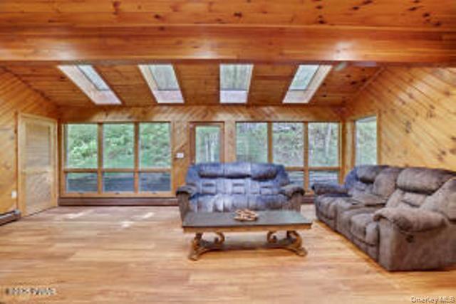 Single Family Chuck Foster Drive Out Of Area, NY 18428, MLS-915979-18