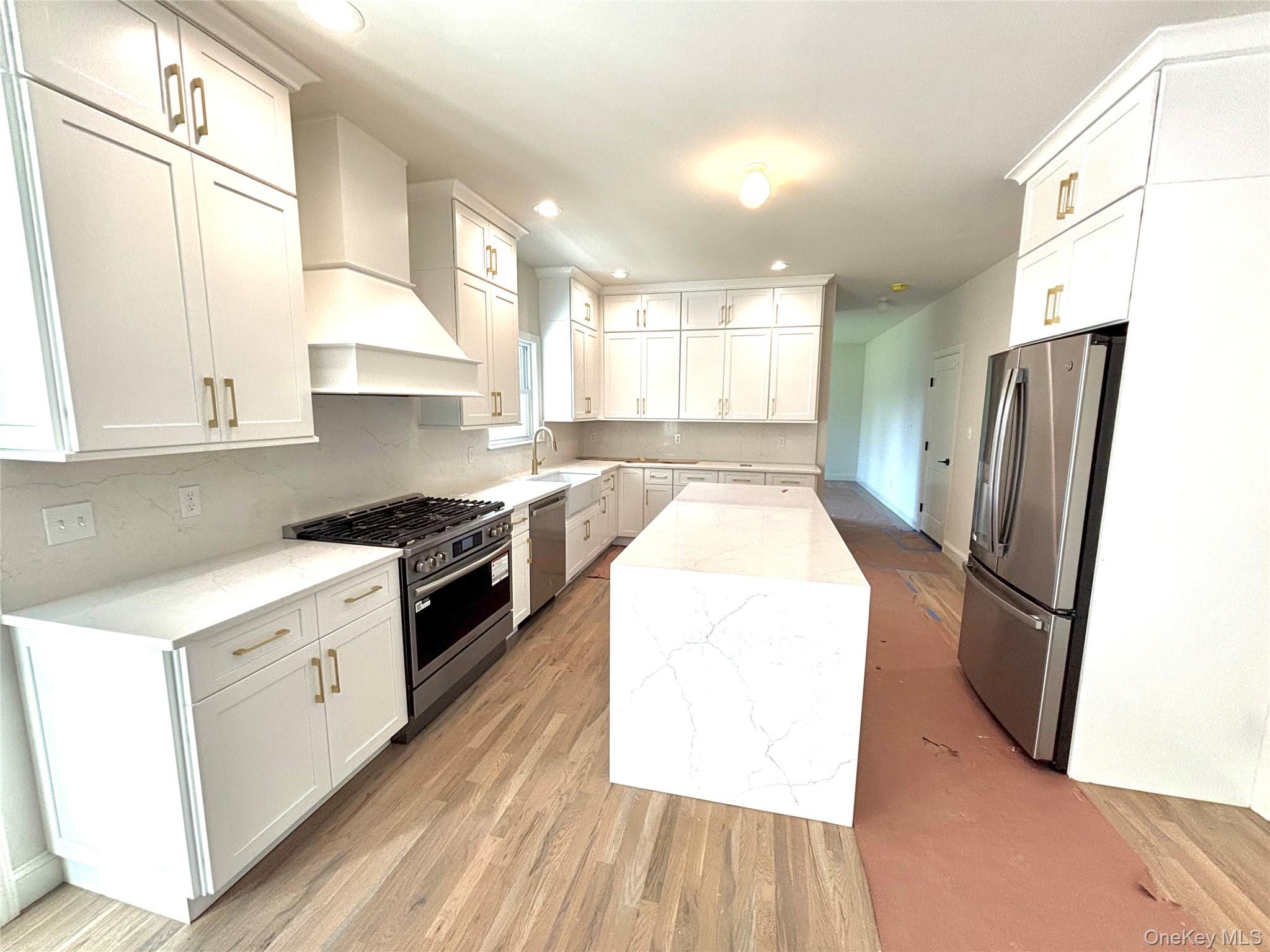 Single Family Middle  Suffolk County, NY 11705, MLS-915980-8