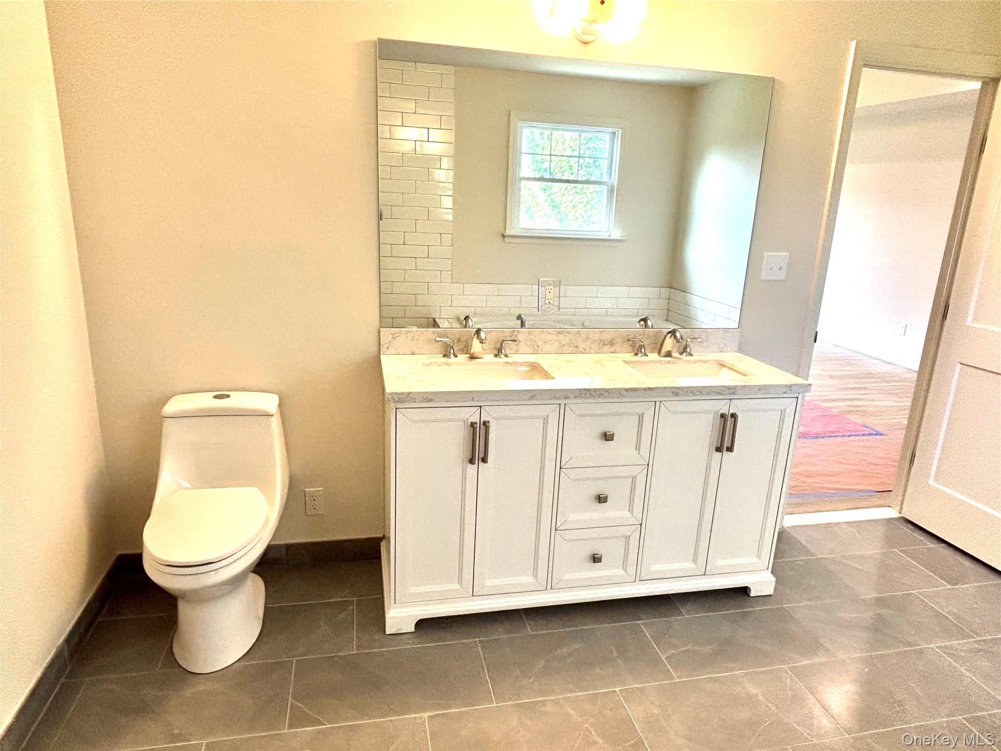 Single Family Middle  Suffolk County, NY 11705, MLS-915980-9