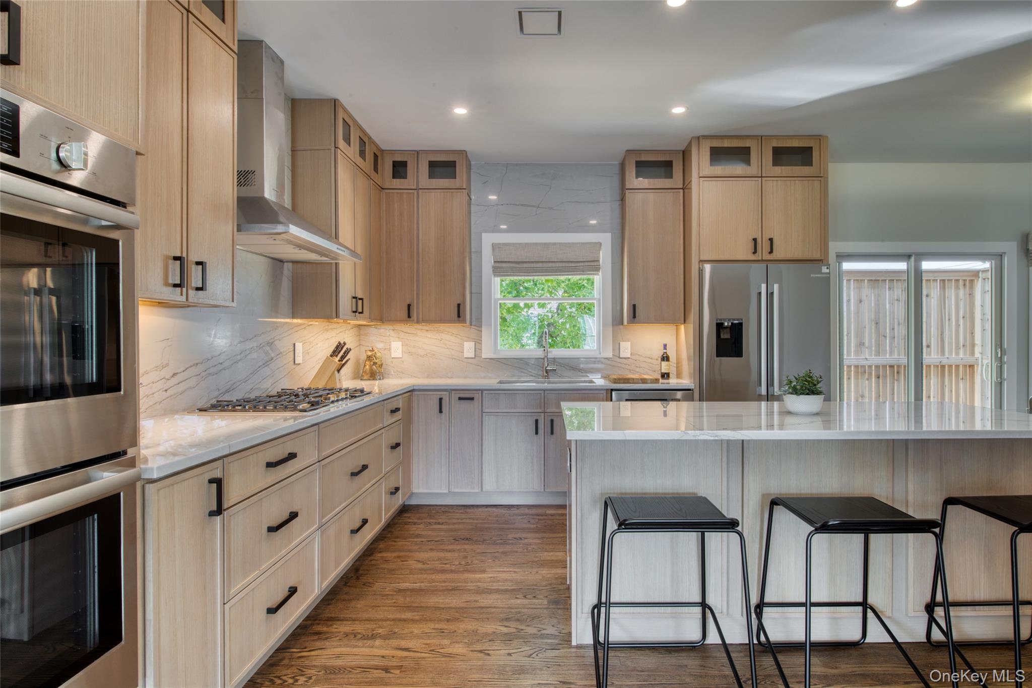 Single Family Manhanset Suffolk County, NY 11944, MLS-915982-10