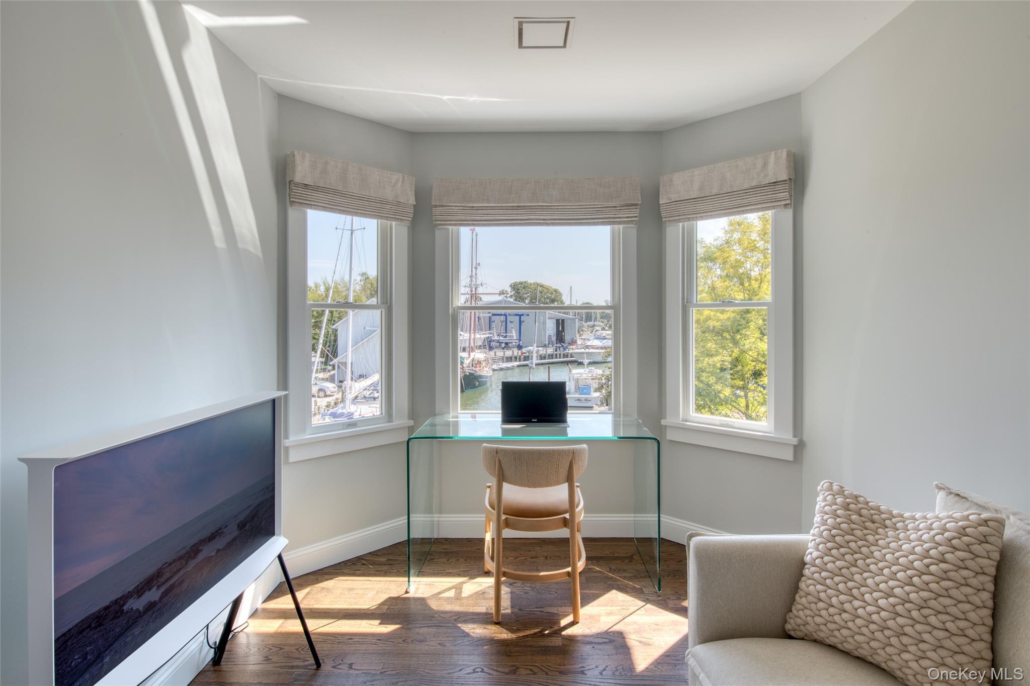 Single Family Manhanset Suffolk County, NY 11944, MLS-915982-17