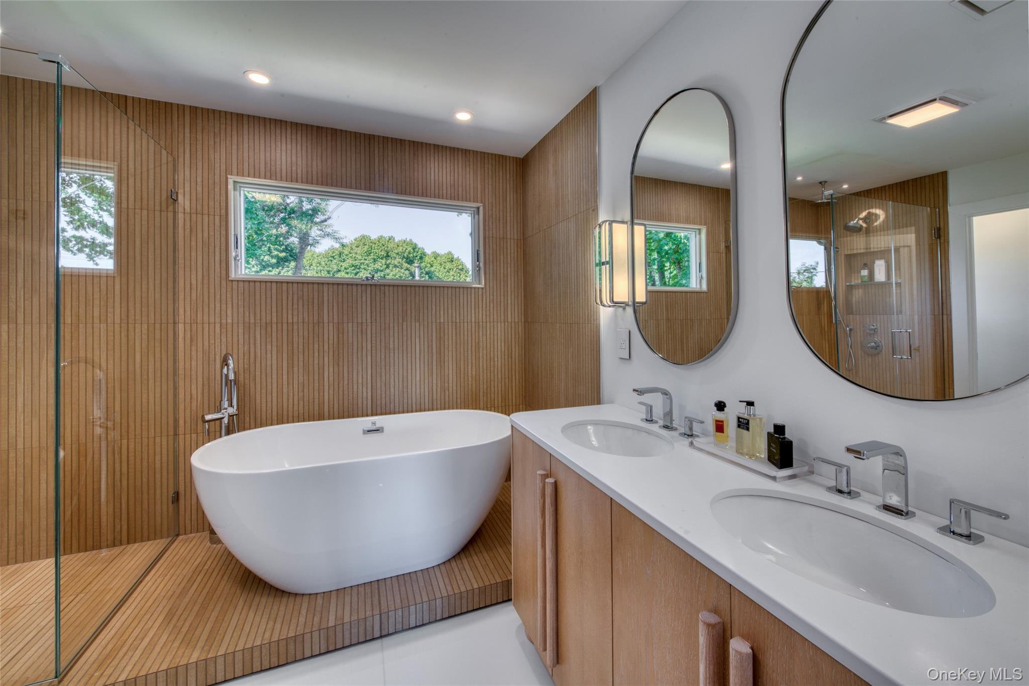 Single Family Manhanset Suffolk County, NY 11944, MLS-915982-18