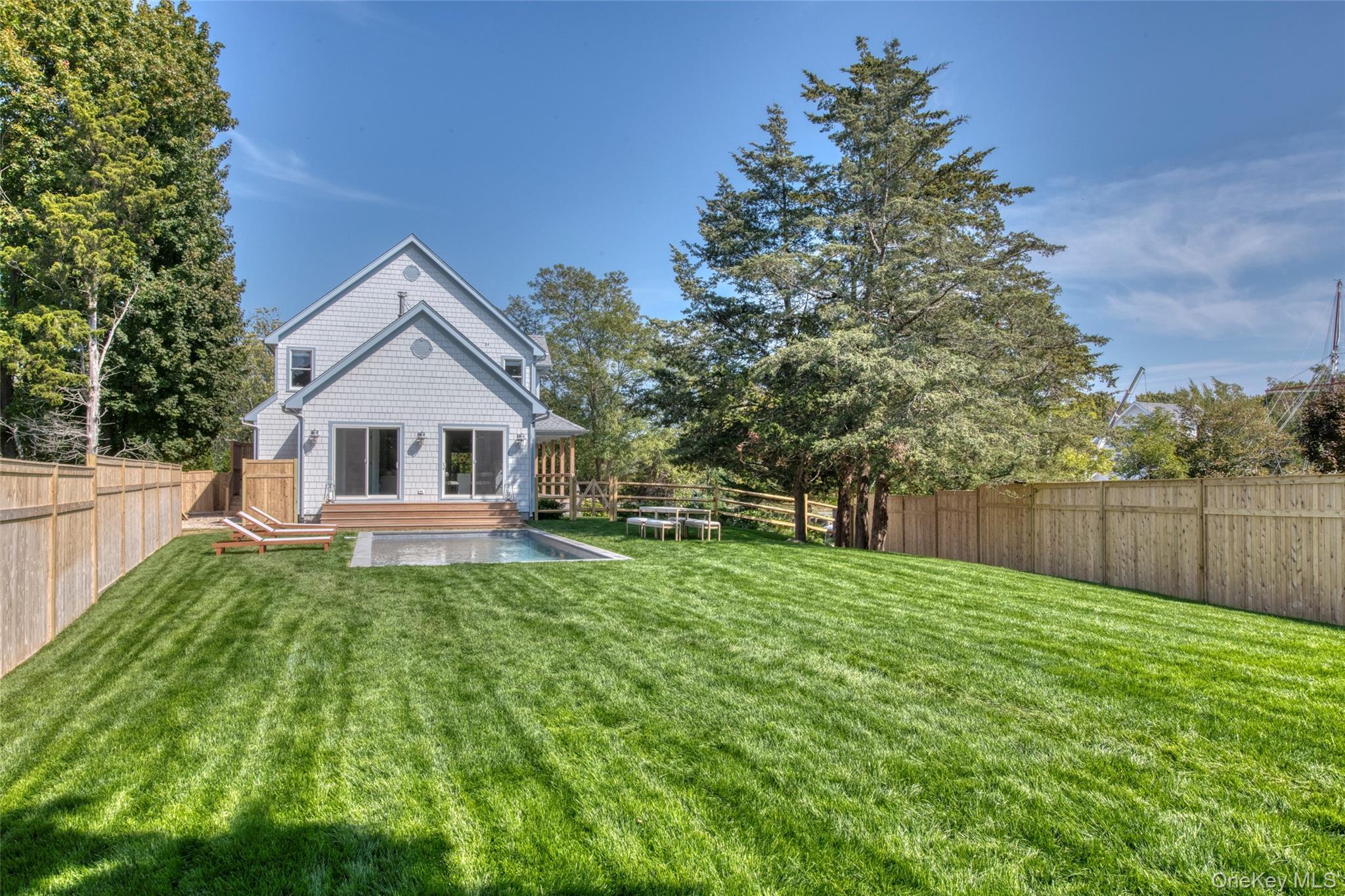 Single Family Manhanset Suffolk County, NY 11944, MLS-915982-25