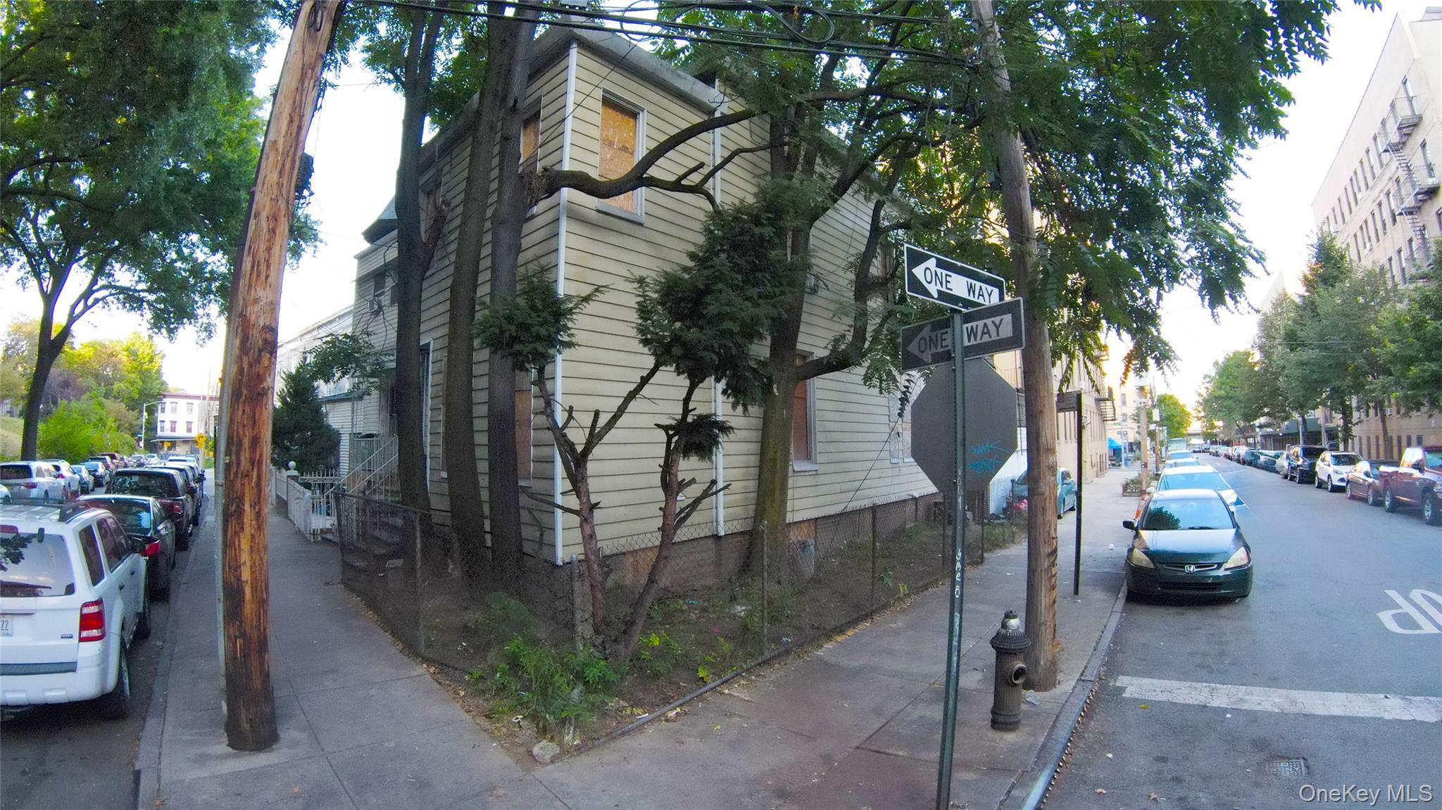 Single Family Aqueduct  Bronx, NY 10468, MLS-915998-2