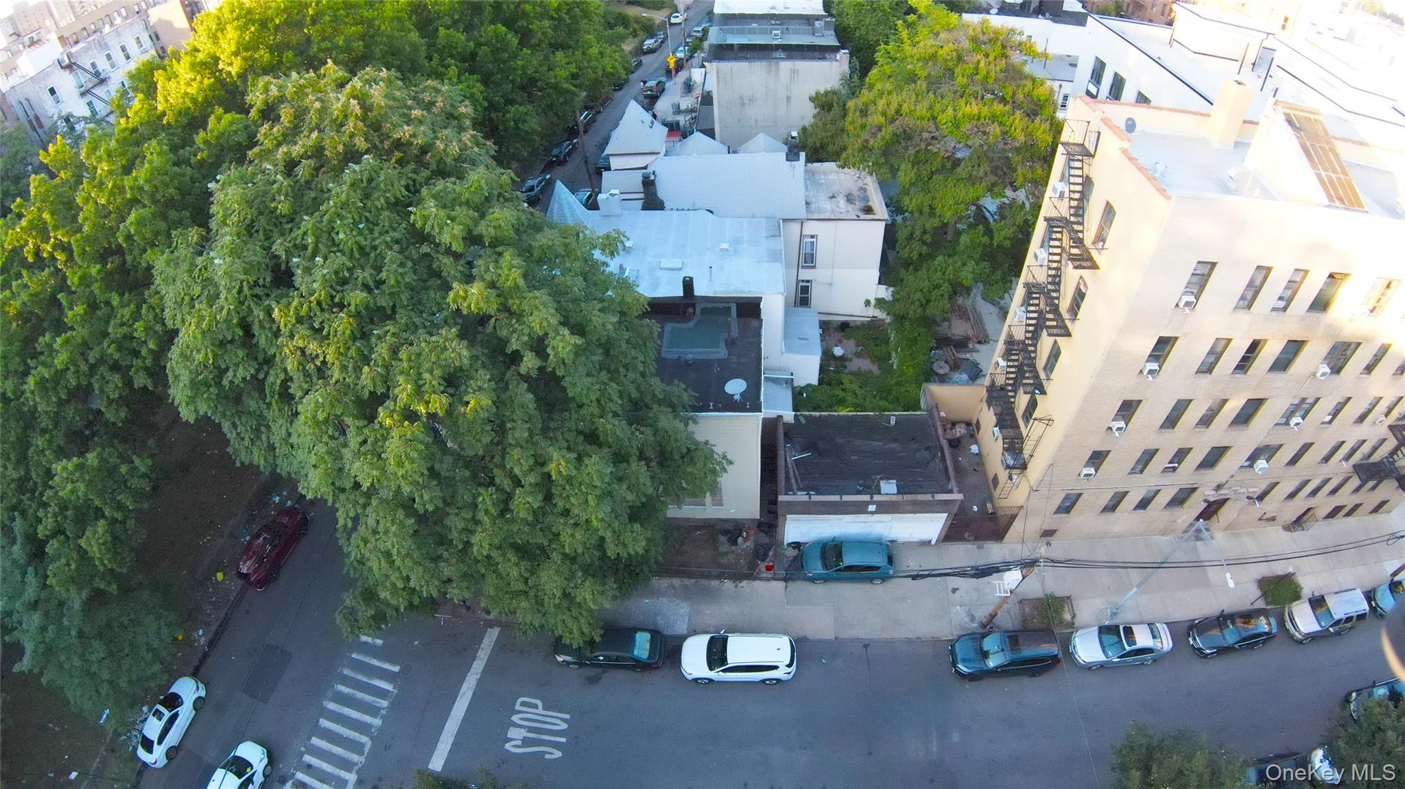 Single Family Aqueduct  Bronx, NY 10468, MLS-915998-4