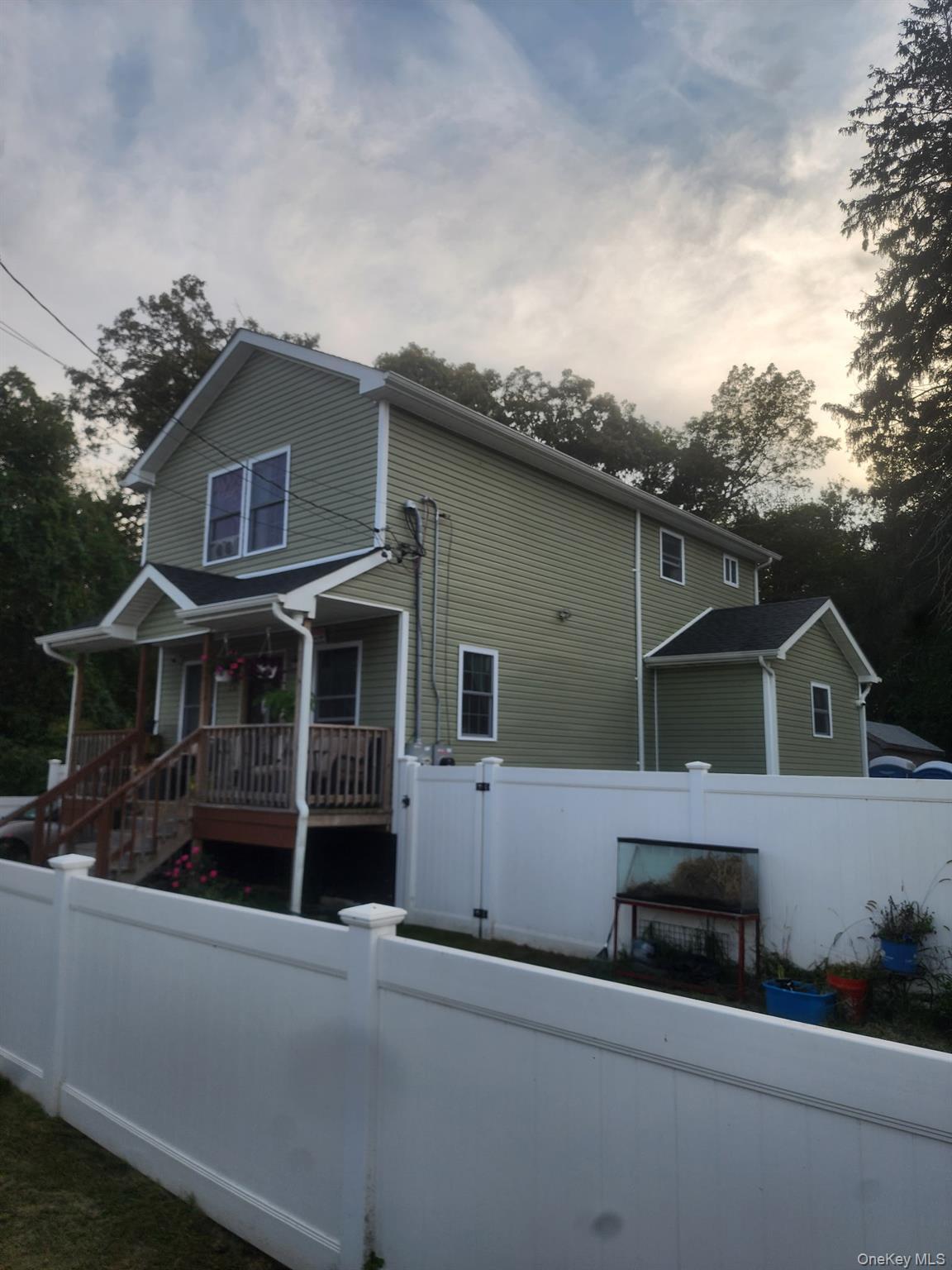 Single Family Hickory  Suffolk County, NY 11798, MLS-916018-5