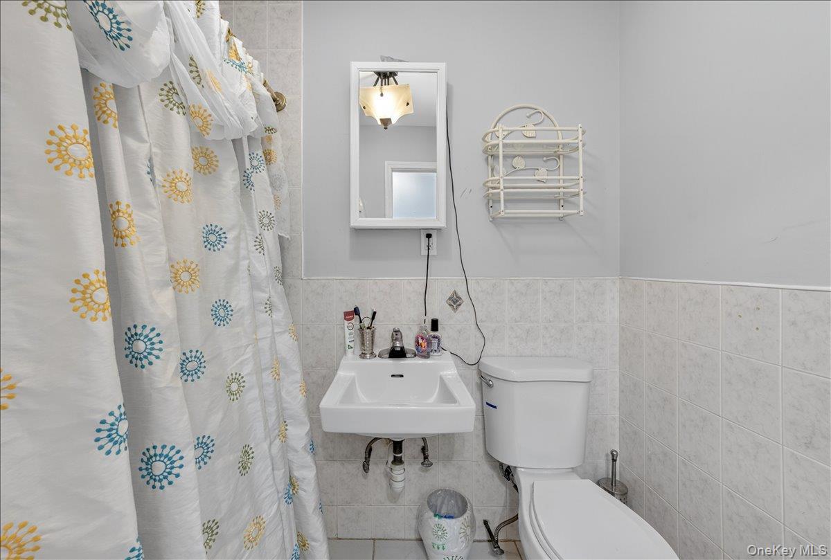 Single Family 214th  Bronx, NY 10467, MLS-916033-20