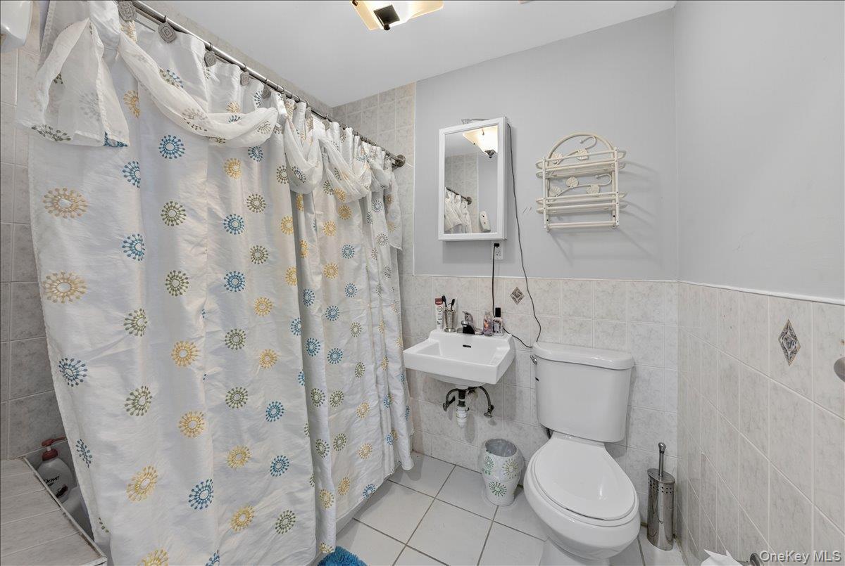 Single Family 214th  Bronx, NY 10467, MLS-916033-21