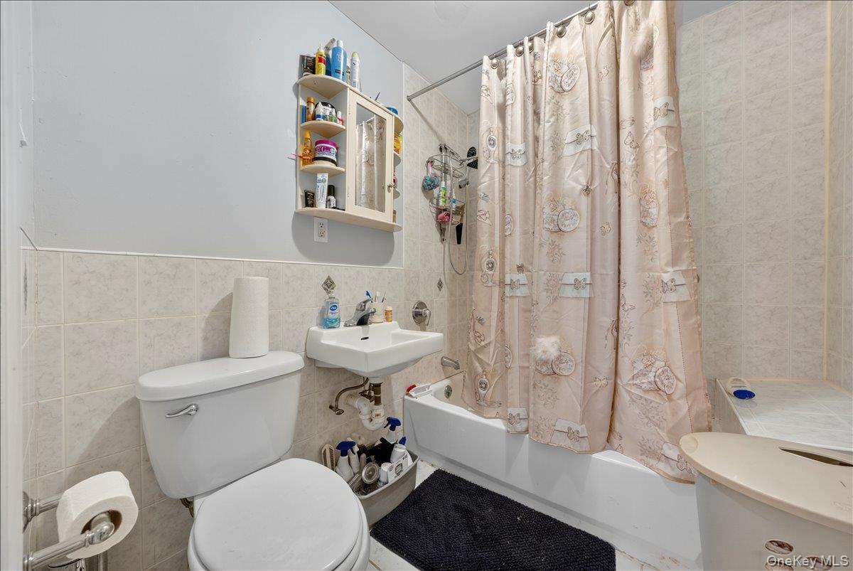 Single Family 214th  Bronx, NY 10467, MLS-916033-22