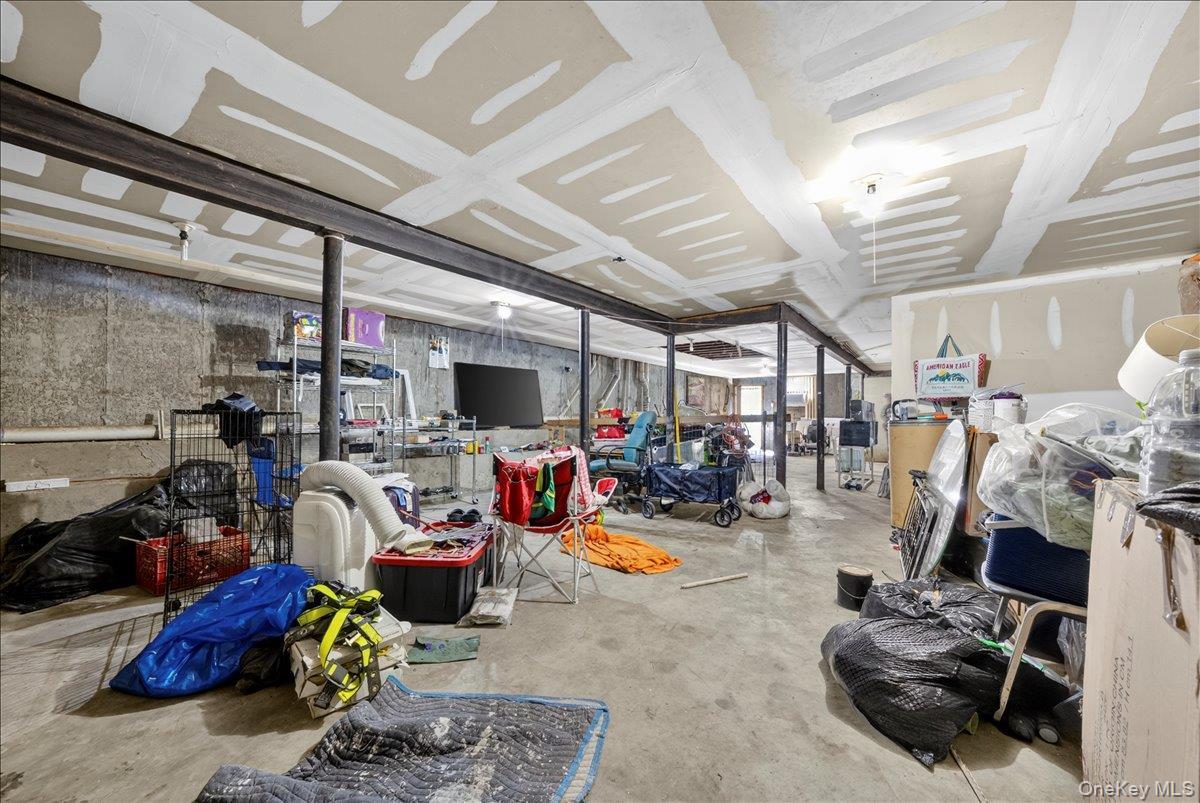 Single Family 214th  Bronx, NY 10467, MLS-916033-31