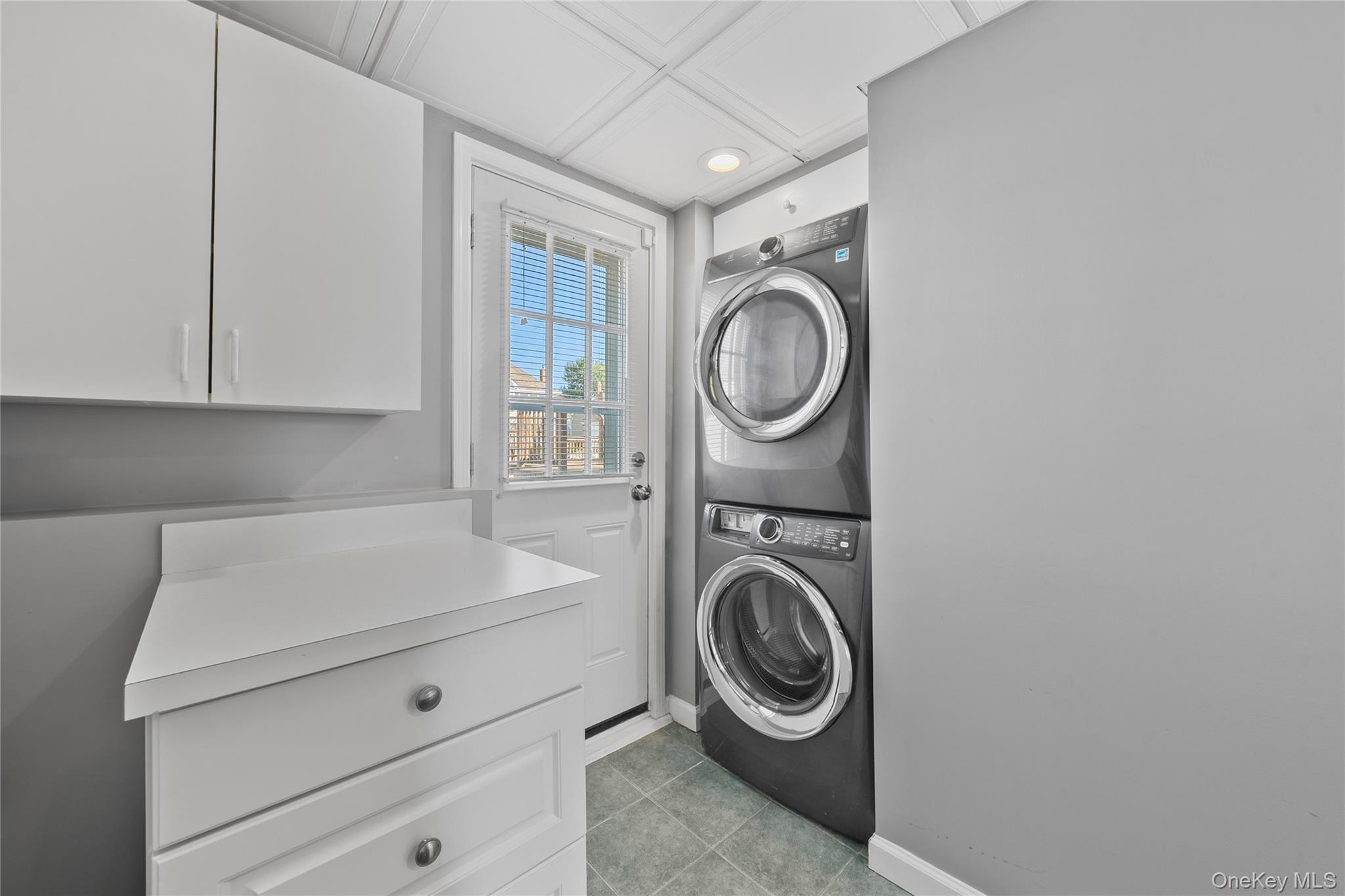 Single Family Hayes  Suffolk County, NY 11701, MLS-916040-14