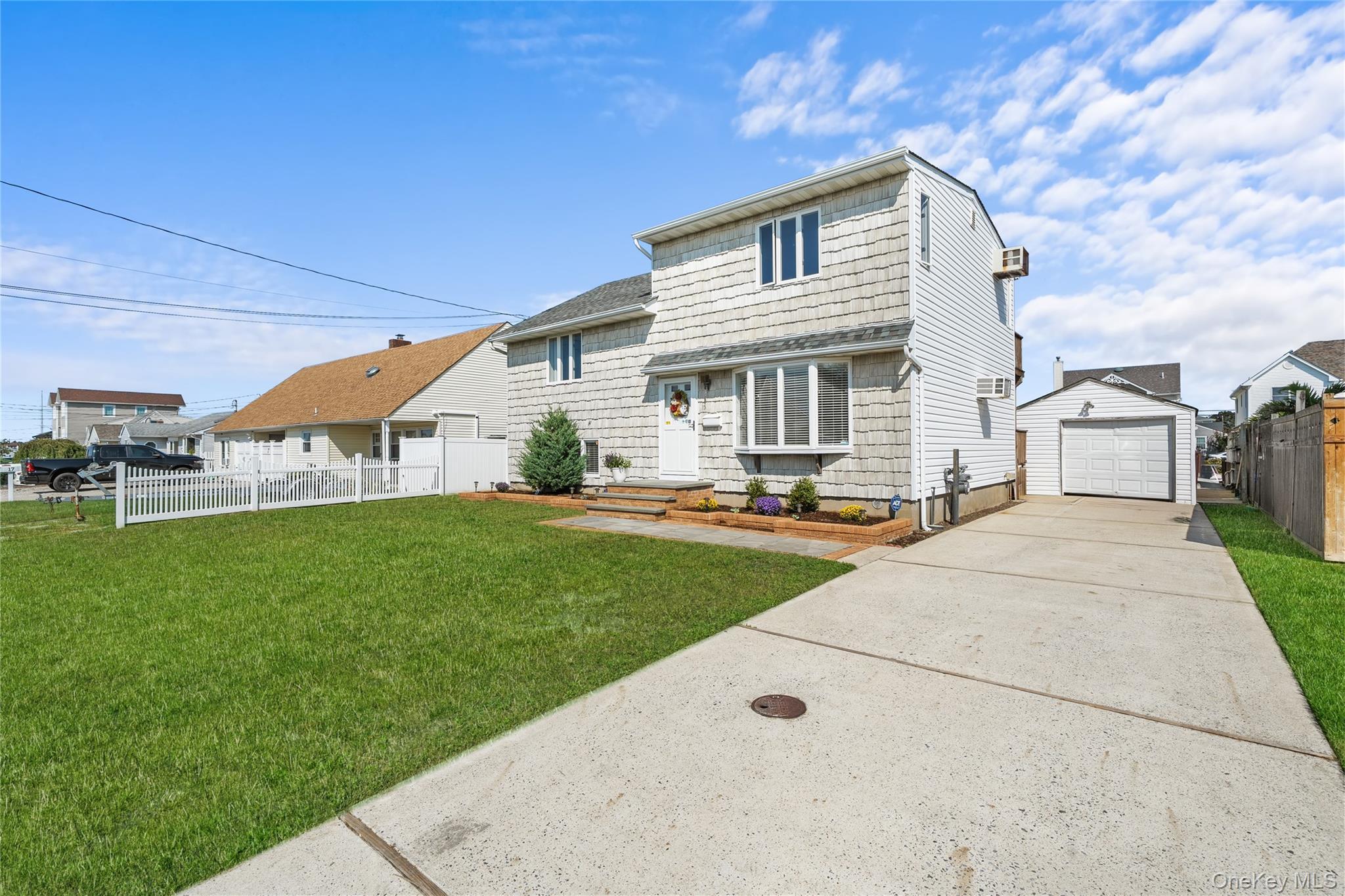 Single Family Hayes  Suffolk County, NY 11701, MLS-916040-3