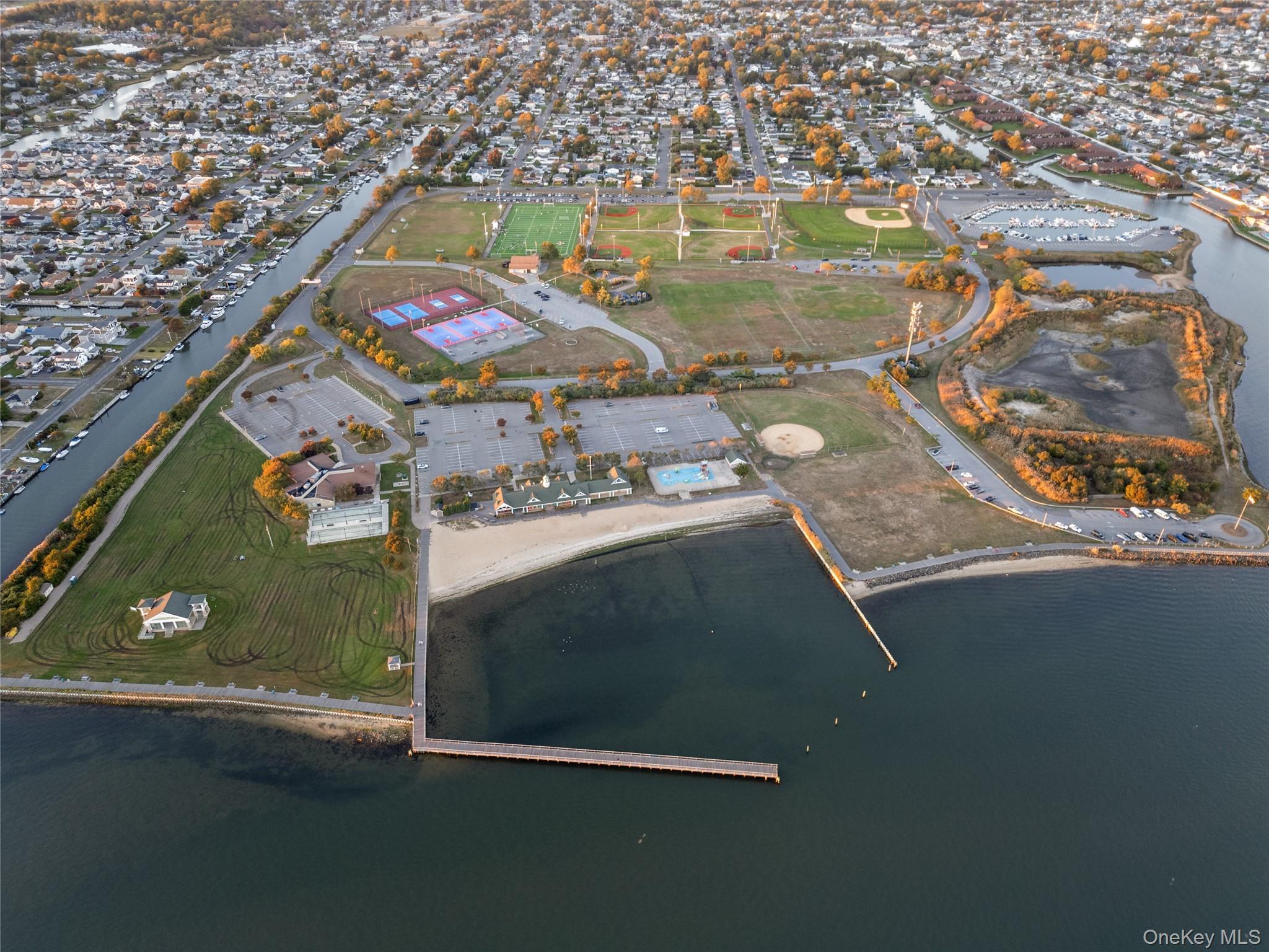 Single Family Hayes  Suffolk County, NY 11701, MLS-916040-34