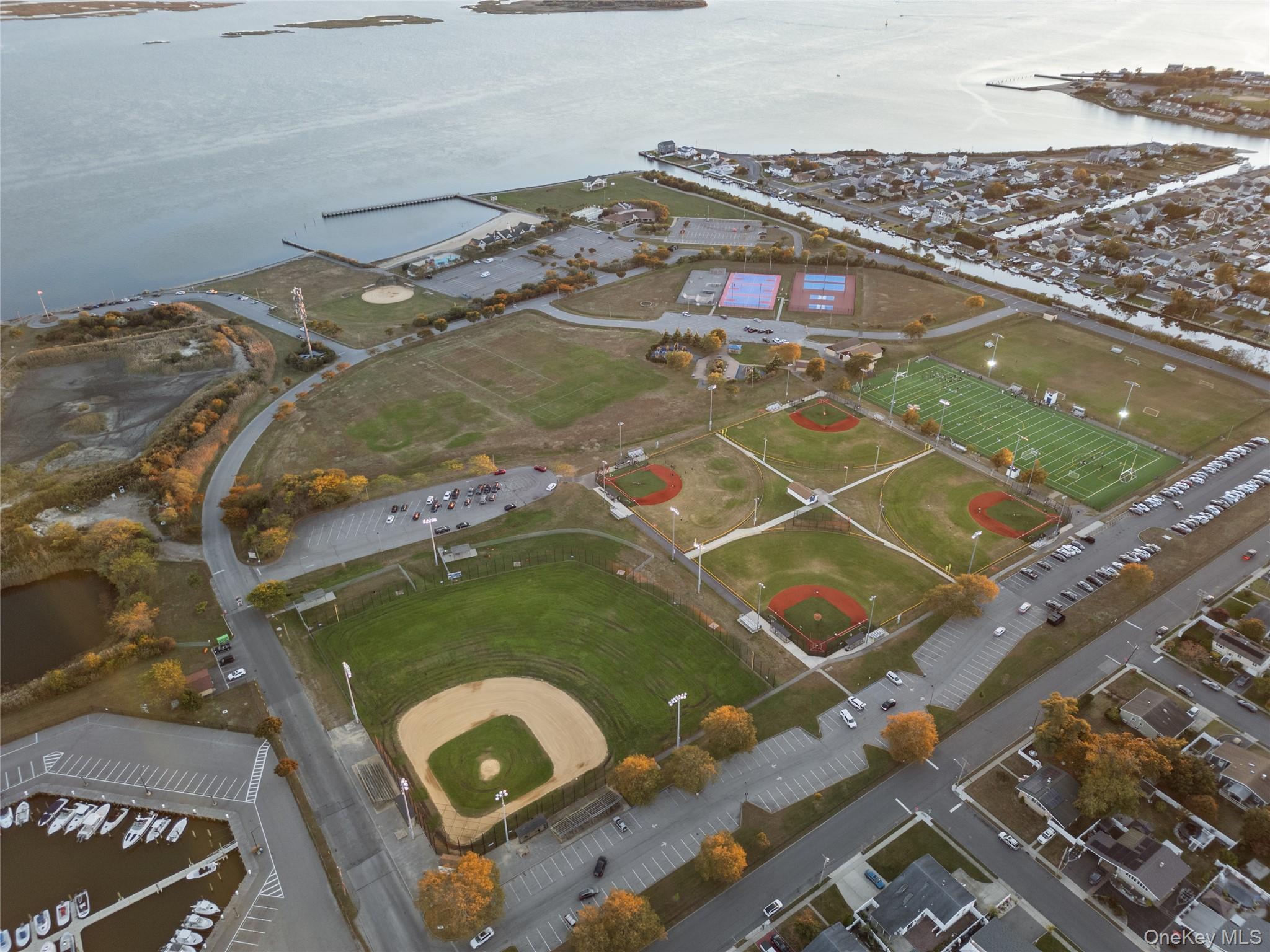 Single Family Hayes  Suffolk County, NY 11701, MLS-916040-35