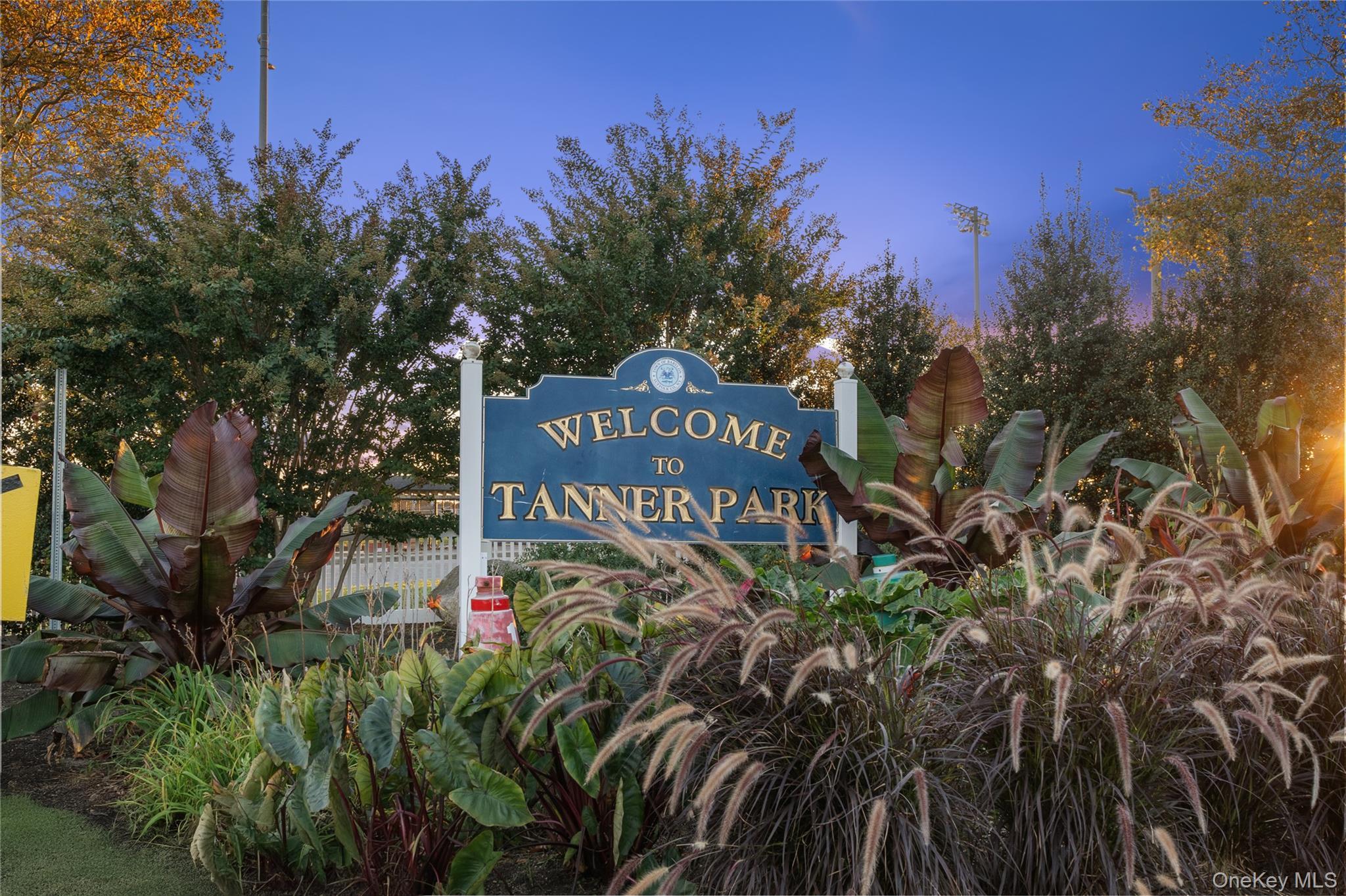 Single Family Hayes  Suffolk County, NY 11701, MLS-916040-36