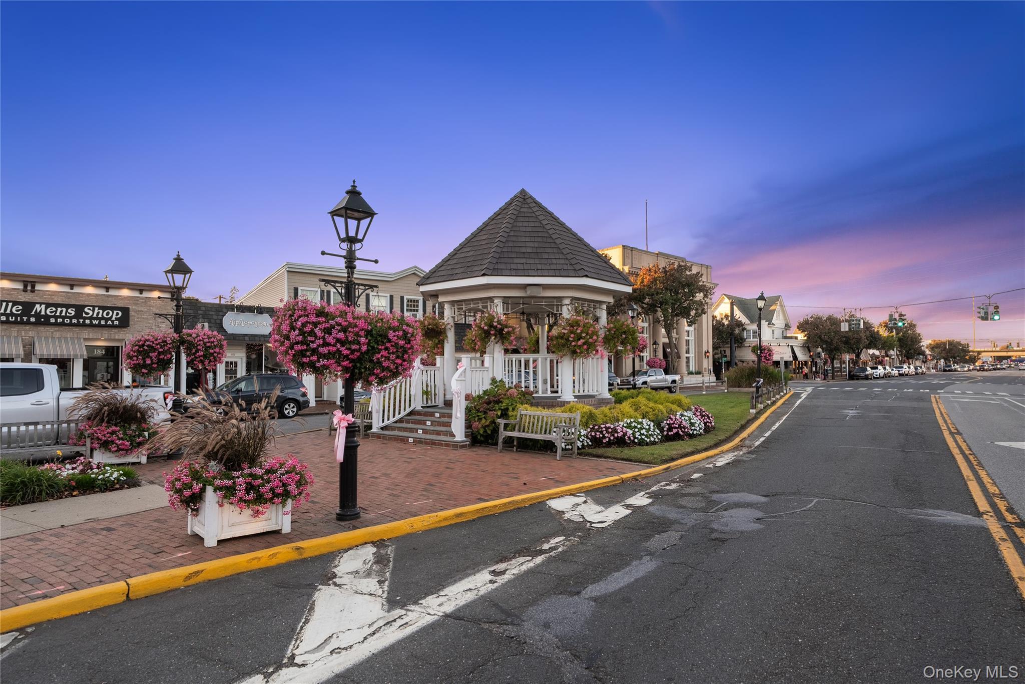 Single Family Hayes  Suffolk County, NY 11701, MLS-916040-37