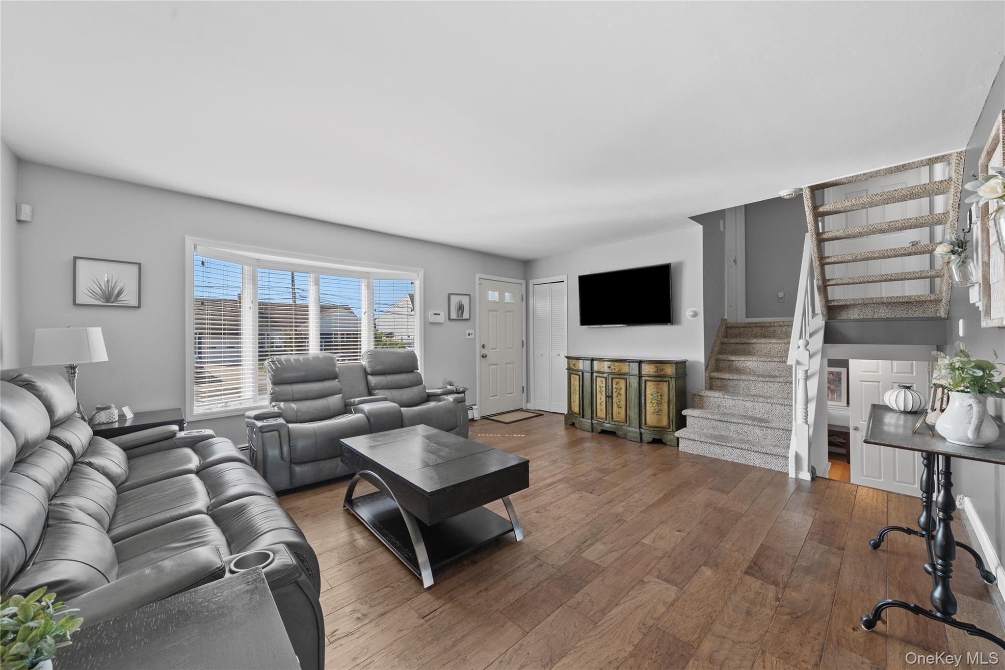 Single Family Hayes  Suffolk County, NY 11701, MLS-916040-4