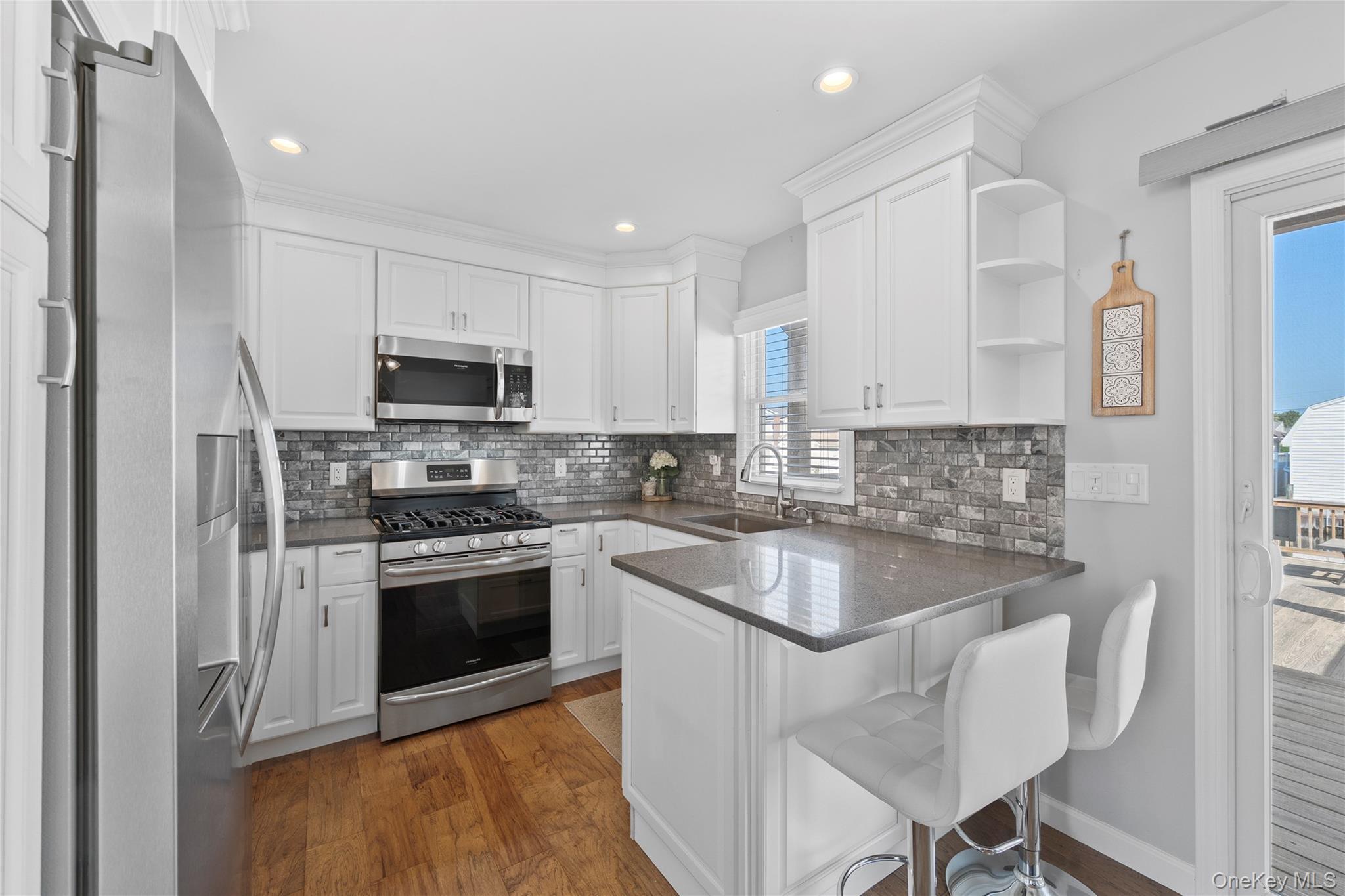 Single Family Hayes  Suffolk County, NY 11701, MLS-916040-8