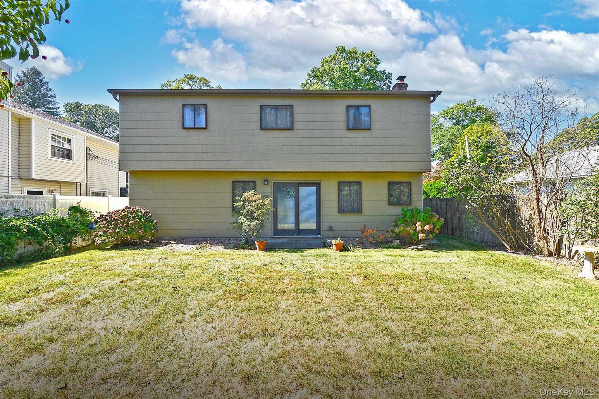 Single Family 3rd  Suffolk County, NY 11731, MLS-916068-16