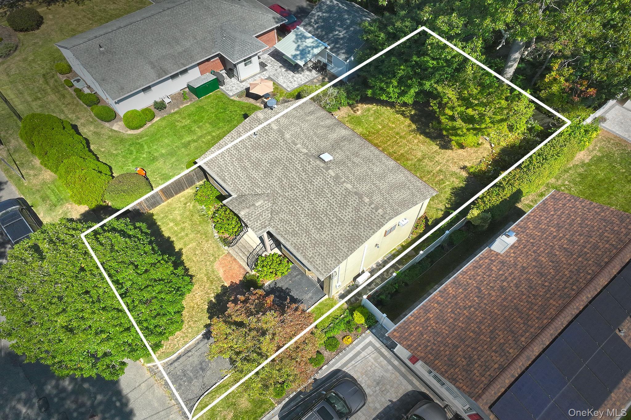 Single Family 3rd  Suffolk County, NY 11731, MLS-916068-21