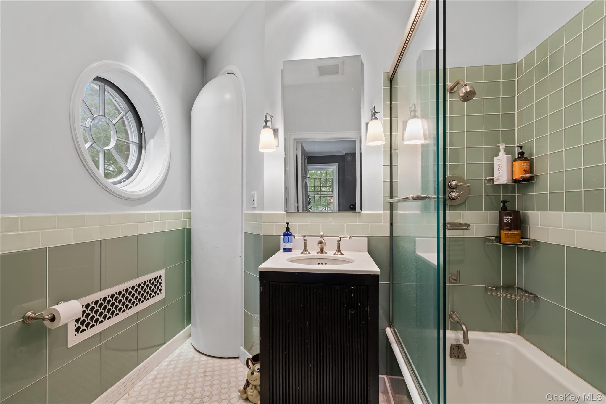 Single Family Wheatley Nassau County, NY 11568, MLS-916110-28