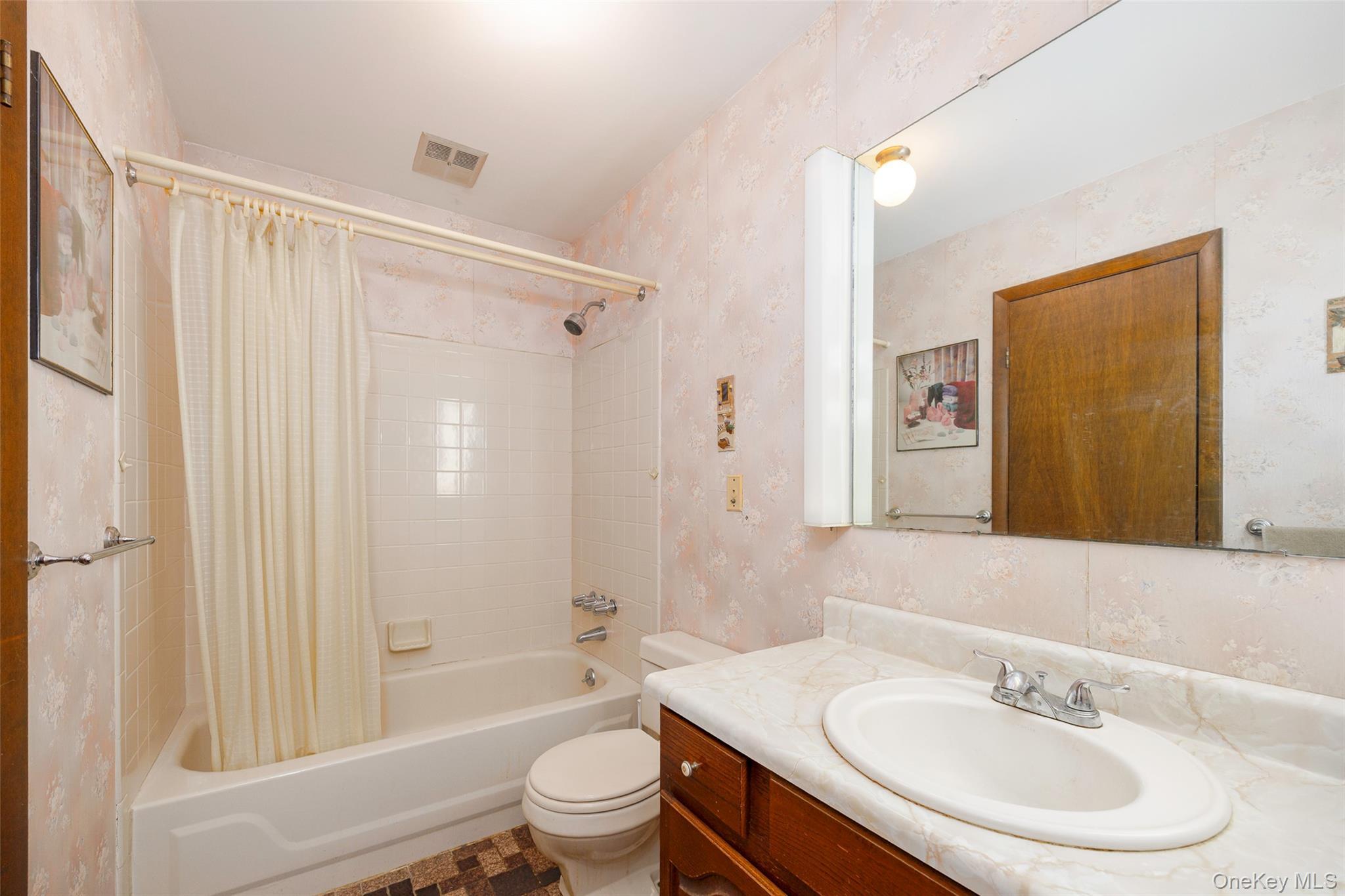 Single Family Elm Dutchess County, NY 12508, MLS-916129-16