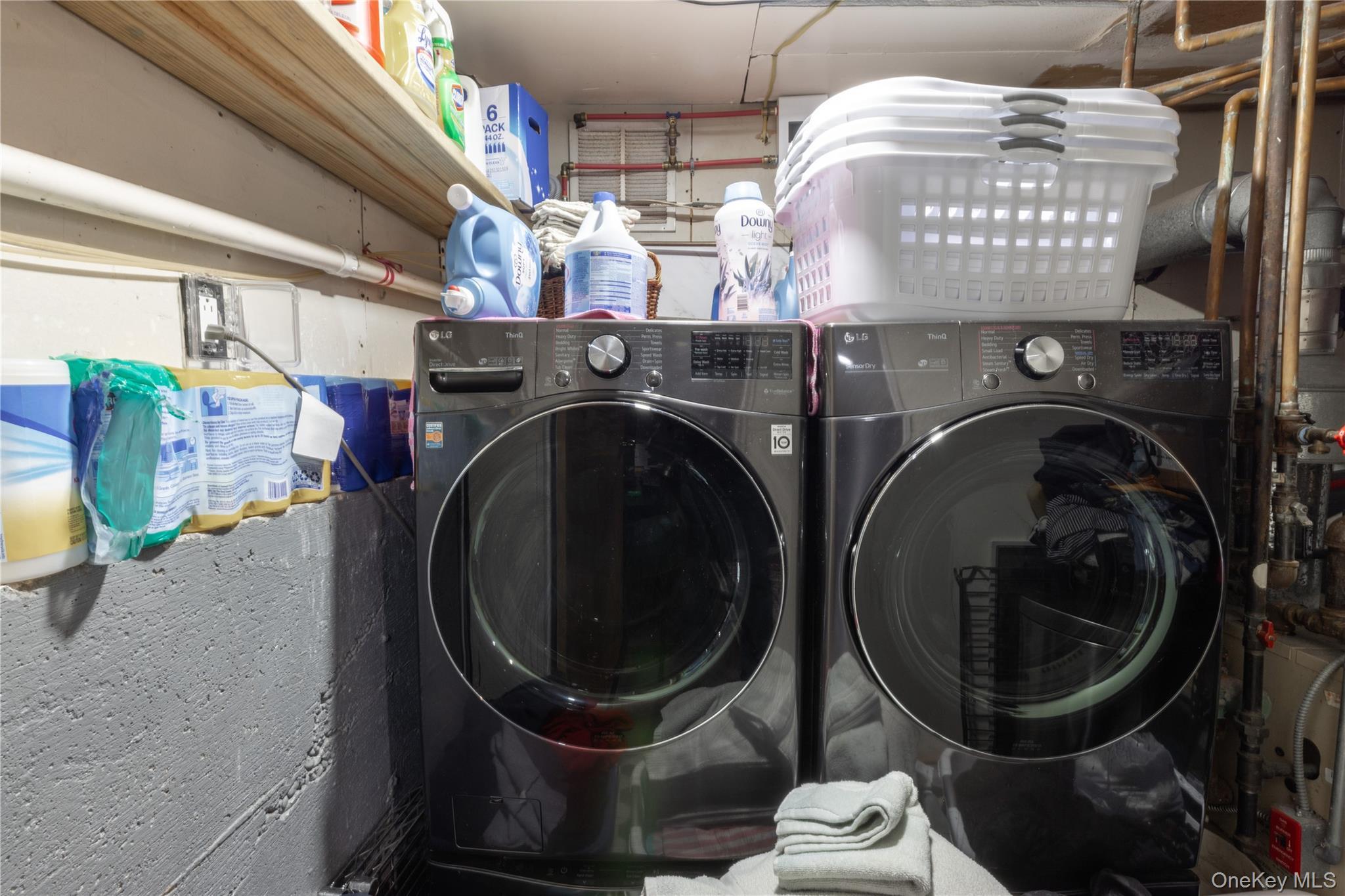 Single Family Jason Nassau County, NY 11710, MLS-916135-32