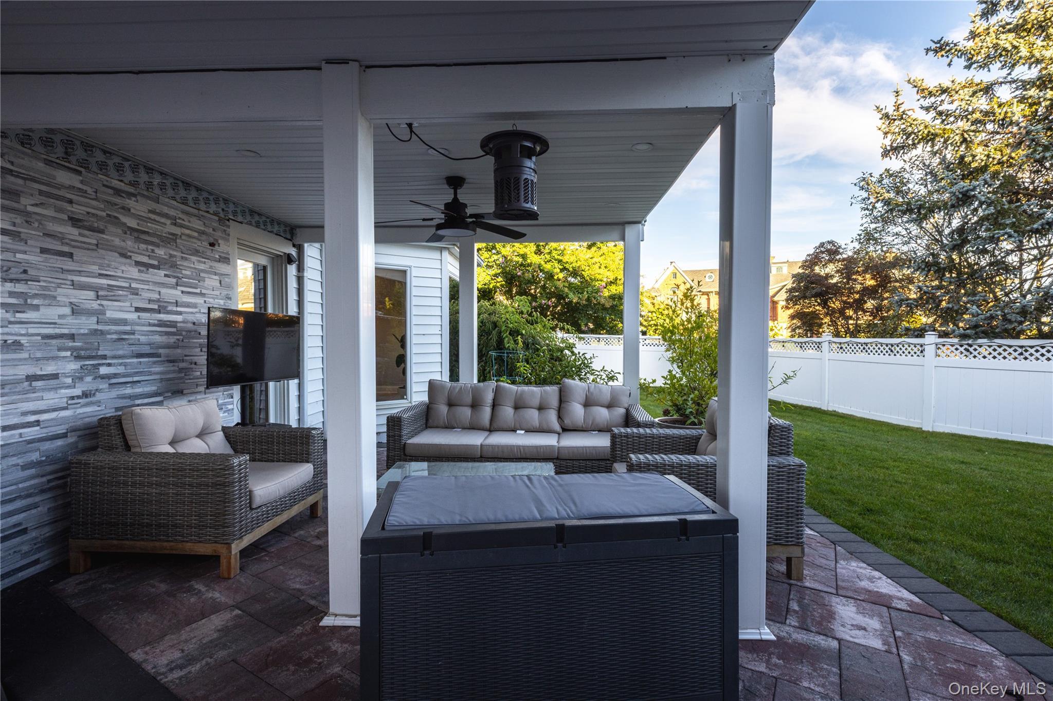 Single Family Jason Nassau County, NY 11710, MLS-916135-37