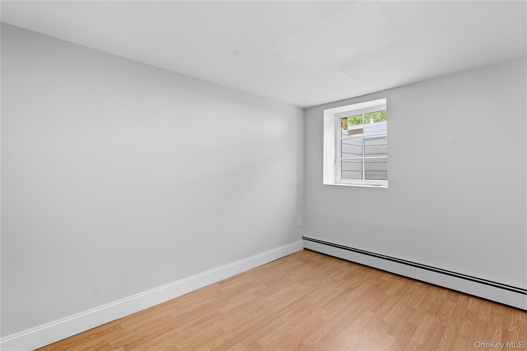 Single Family Bellwood  Suffolk County, NY 11720, MLS-916152-27