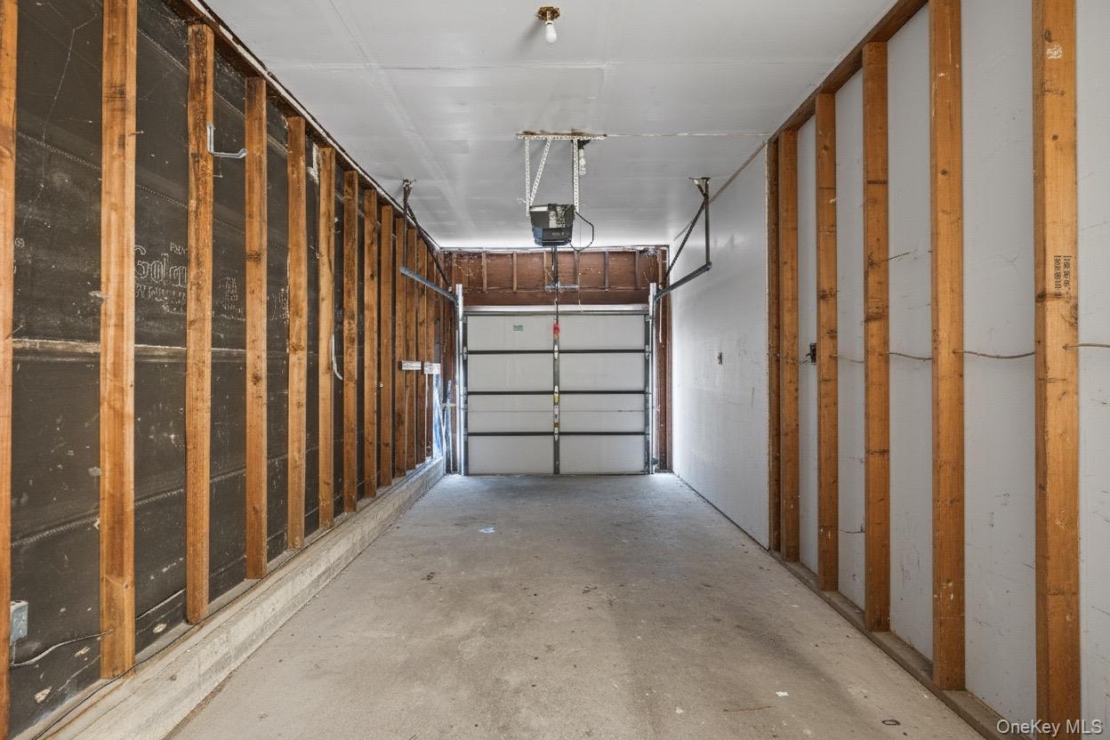 Single Family Bellwood  Suffolk County, NY 11720, MLS-916152-29