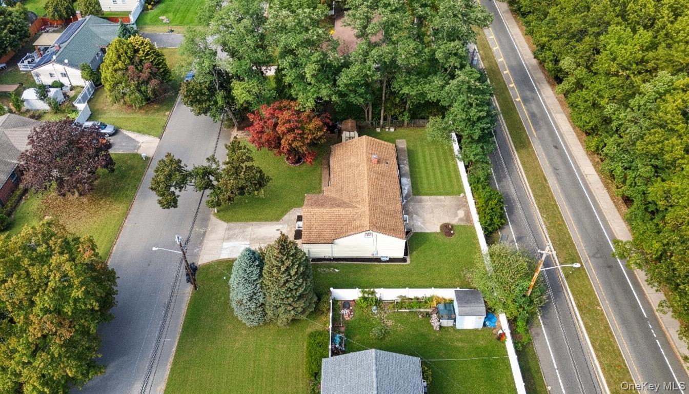 Single Family Bellwood  Suffolk County, NY 11720, MLS-916152-3