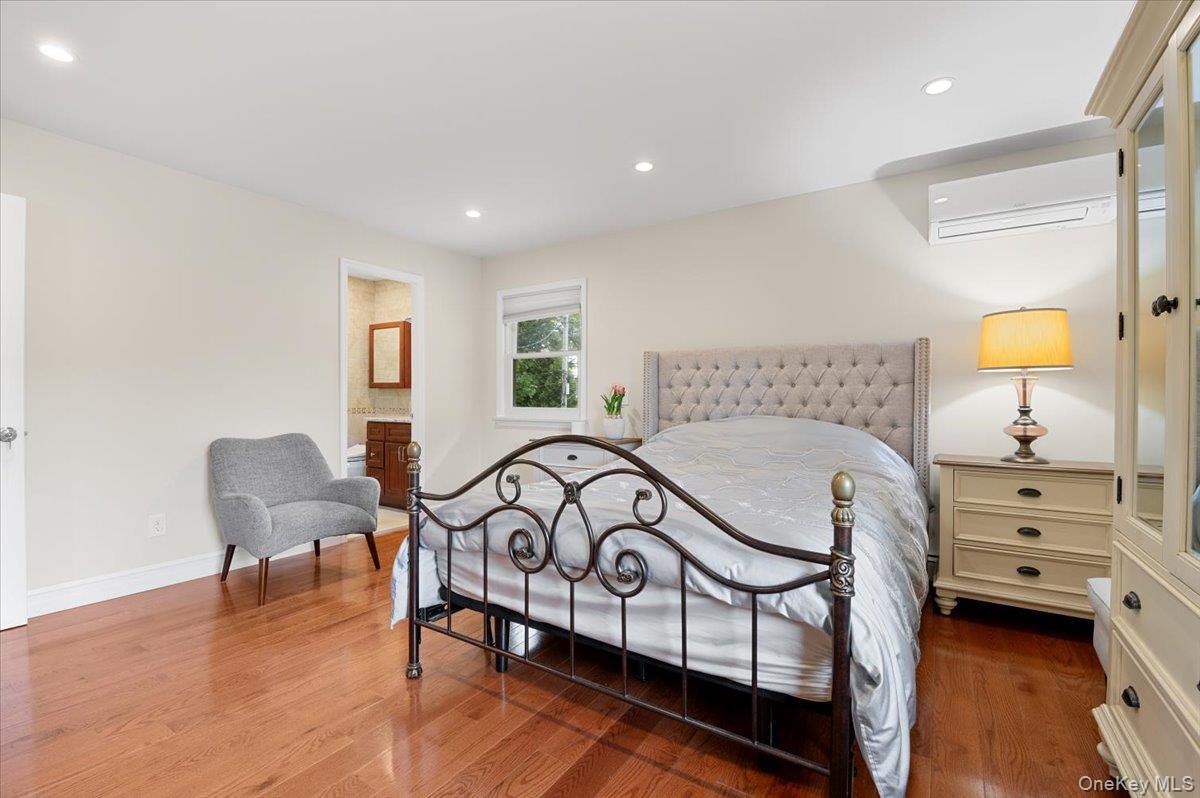 Single Family Mellow Nassau County, NY 11753, MLS-916157-13