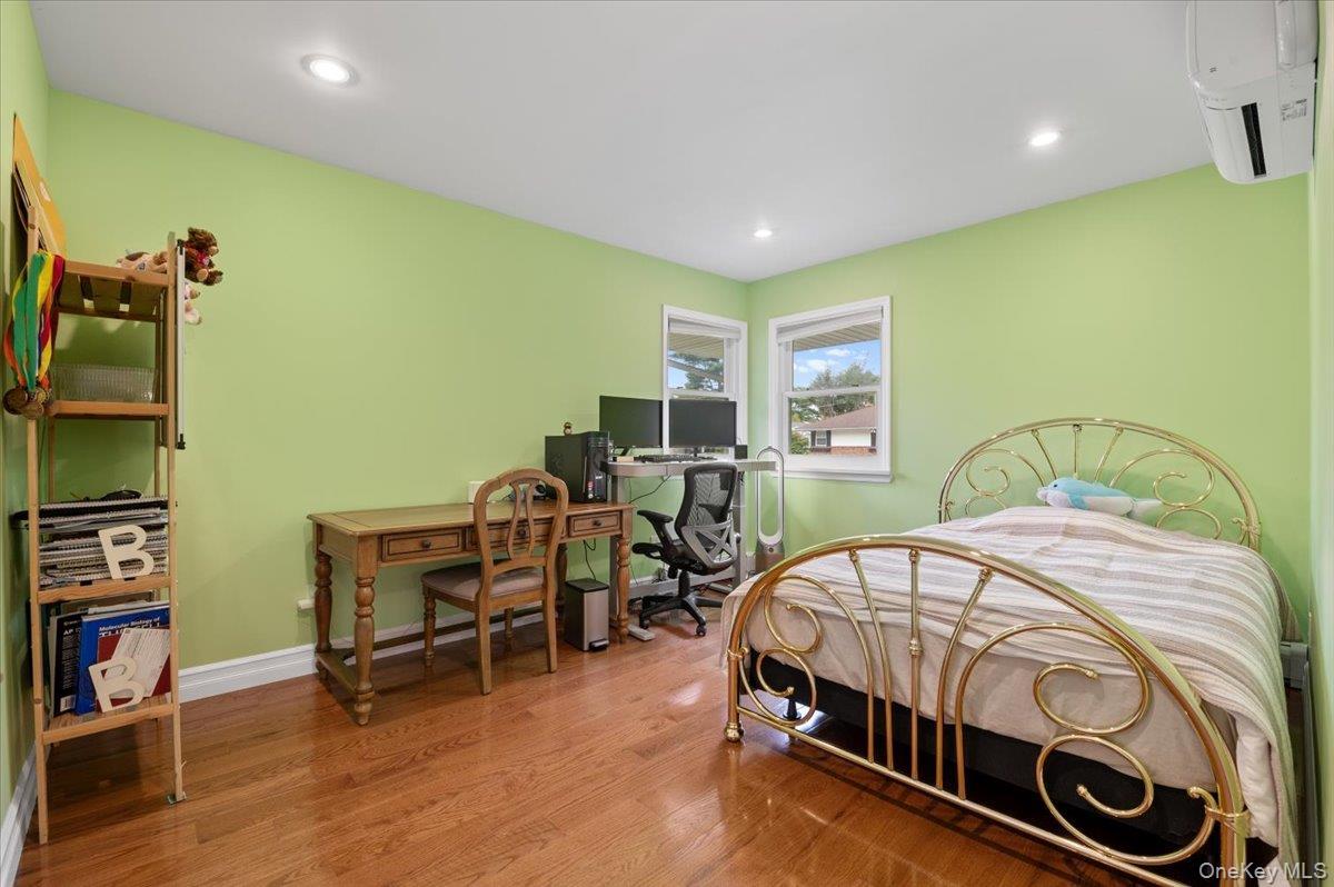 Single Family Mellow Nassau County, NY 11753, MLS-916157-16