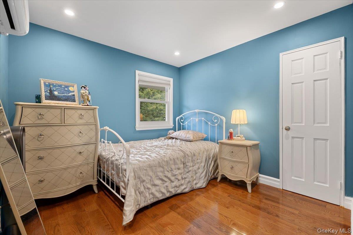 Single Family Mellow Nassau County, NY 11753, MLS-916157-17