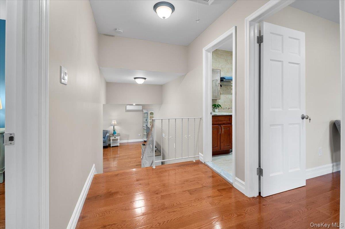 Single Family Mellow Nassau County, NY 11753, MLS-916157-19