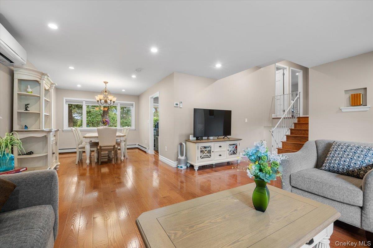 Single Family Mellow Nassau County, NY 11753, MLS-916157-7