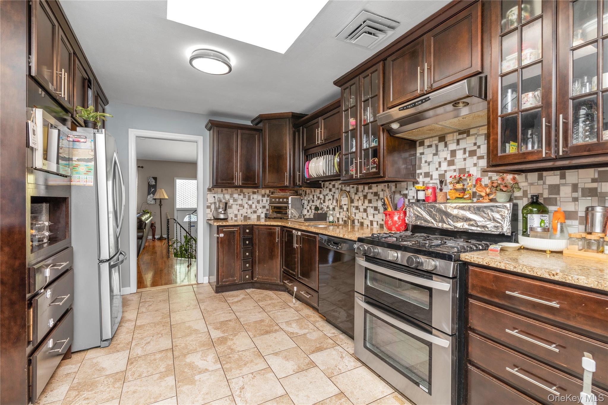 Single Family Rosalie Nassau County, NY 11554, MLS-916160-7