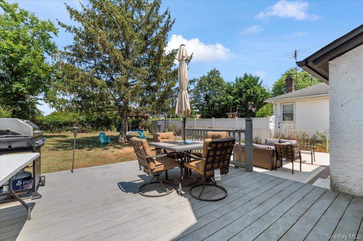 Single Family Prospect  Nassau County, NY 11563, MLS-916170-24