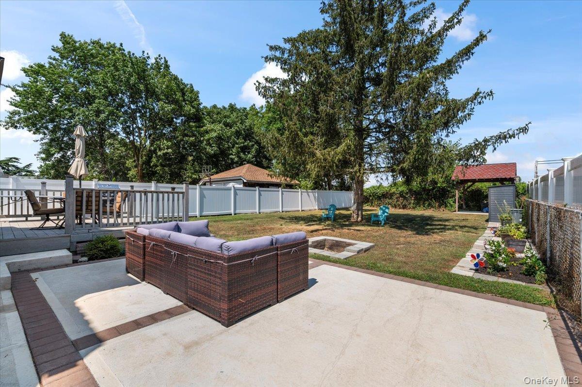 Single Family Prospect  Nassau County, NY 11563, MLS-916170-25