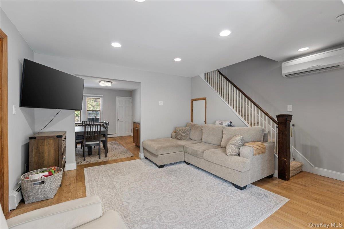 Single Family Prospect  Nassau County, NY 11563, MLS-916170-8