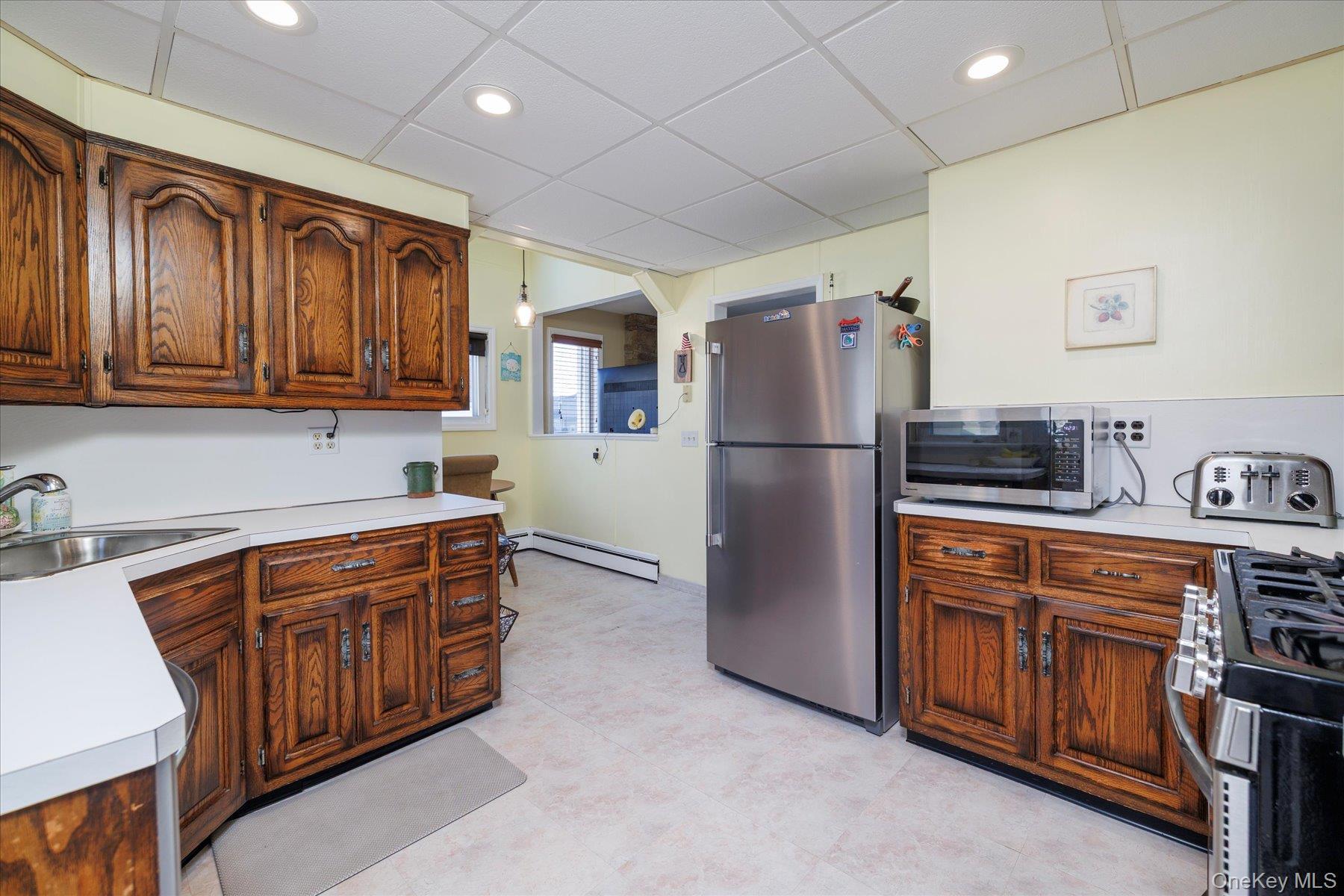 Single Family Grand  Nassau County, NY 11510, MLS-916215-10