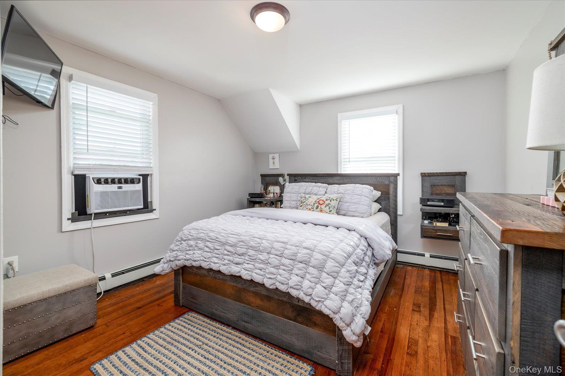 Single Family Grand  Nassau County, NY 11510, MLS-916215-16